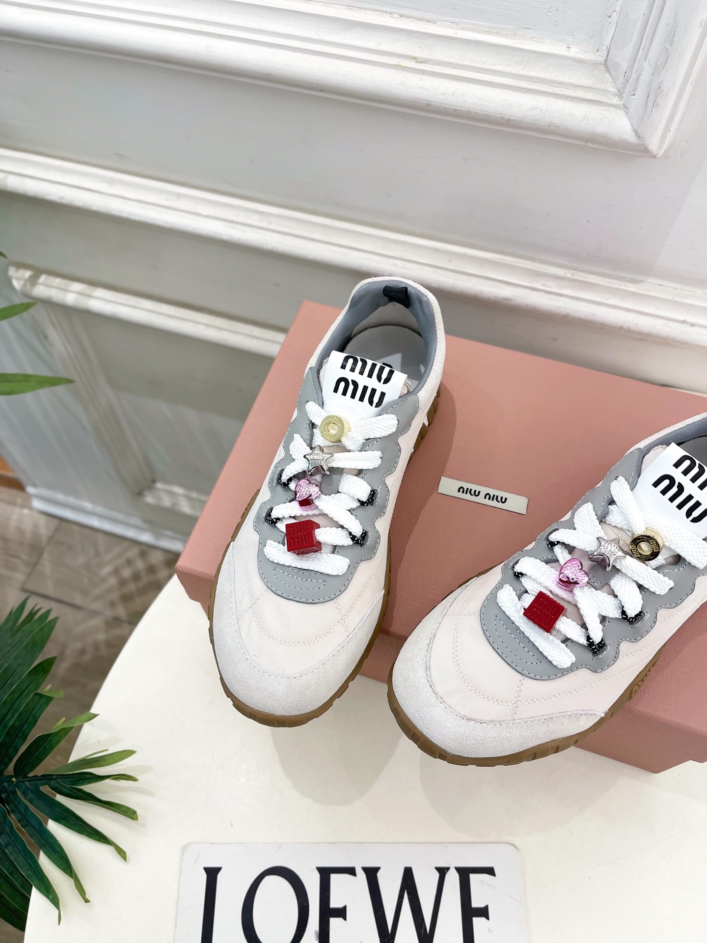 미우미우 26 신상 스니커즈