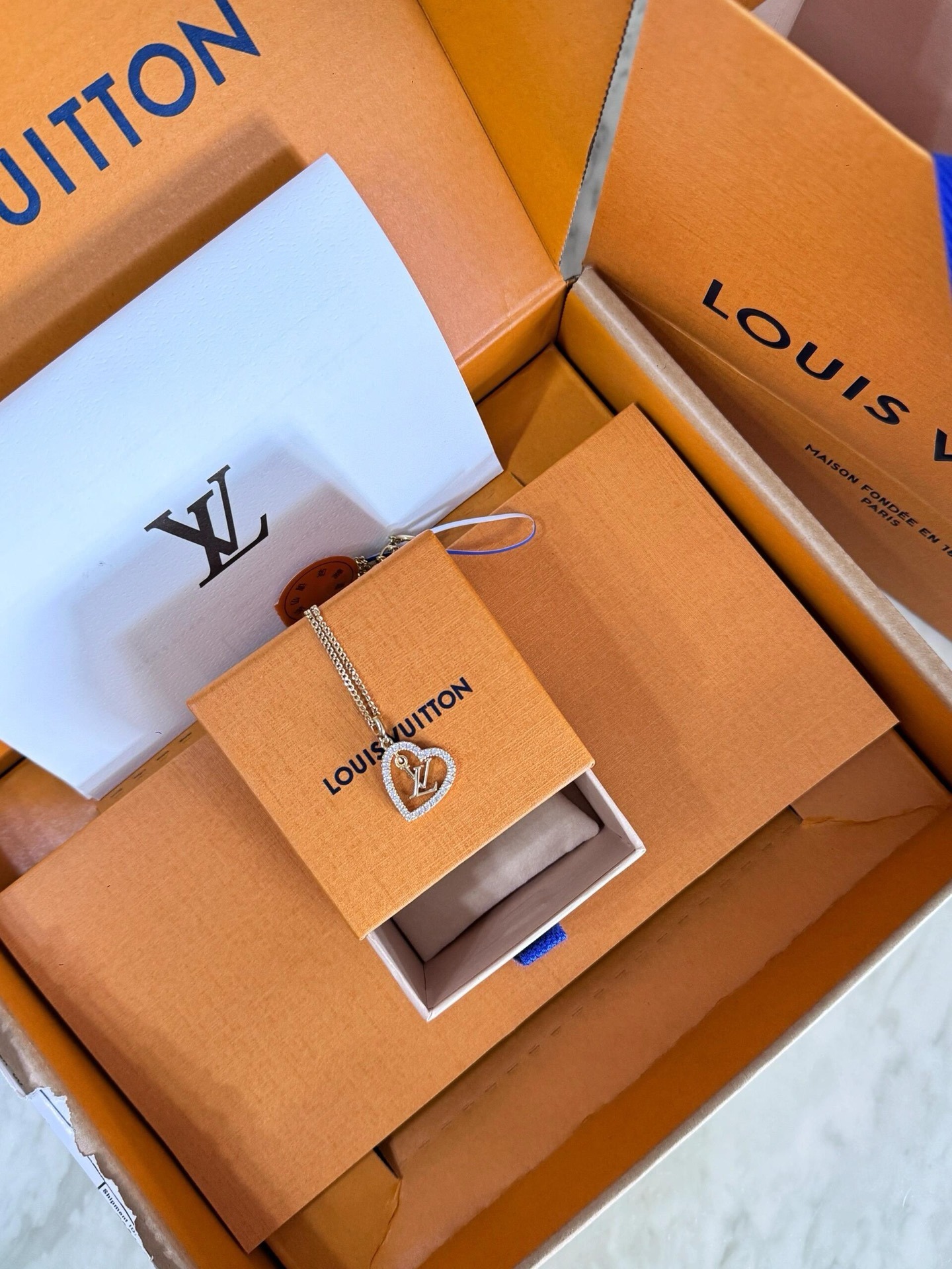 루이비통 신상 하트 목걸이