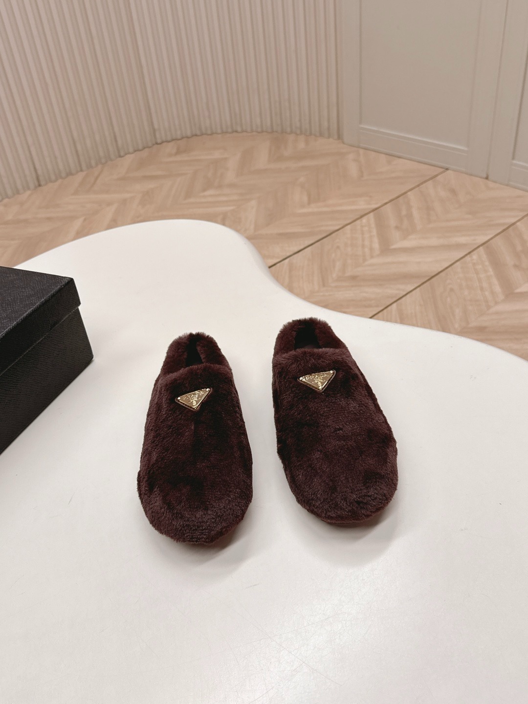 프라다 25 신상 털 세미 슬리퍼