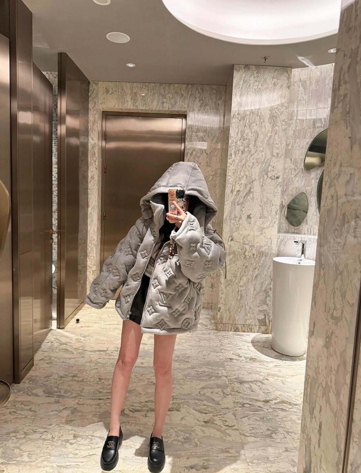 루이비통 25FW 신상 클래식 후드 패딩