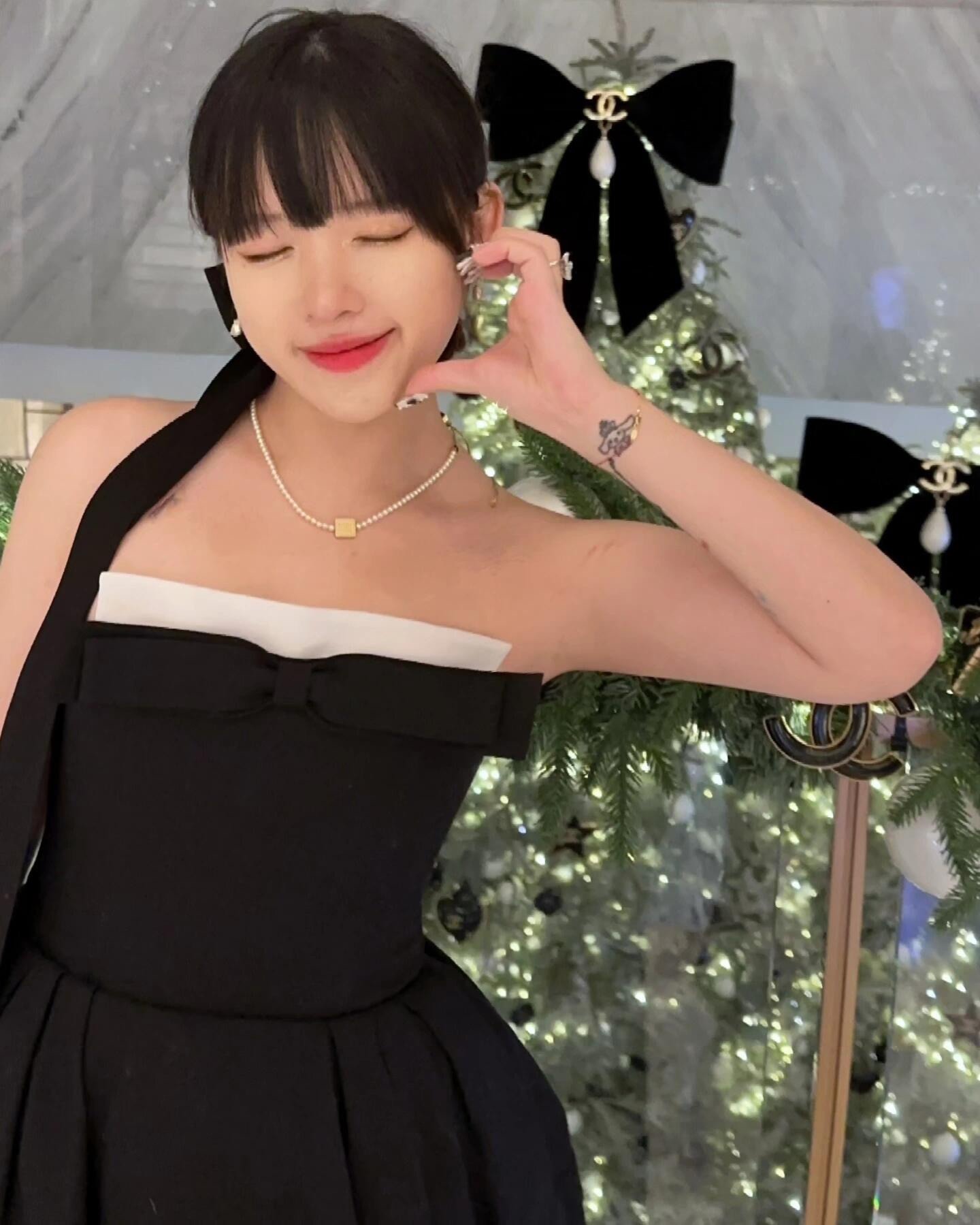 미*미우 스퀘어 이니셜 진주 목걸이