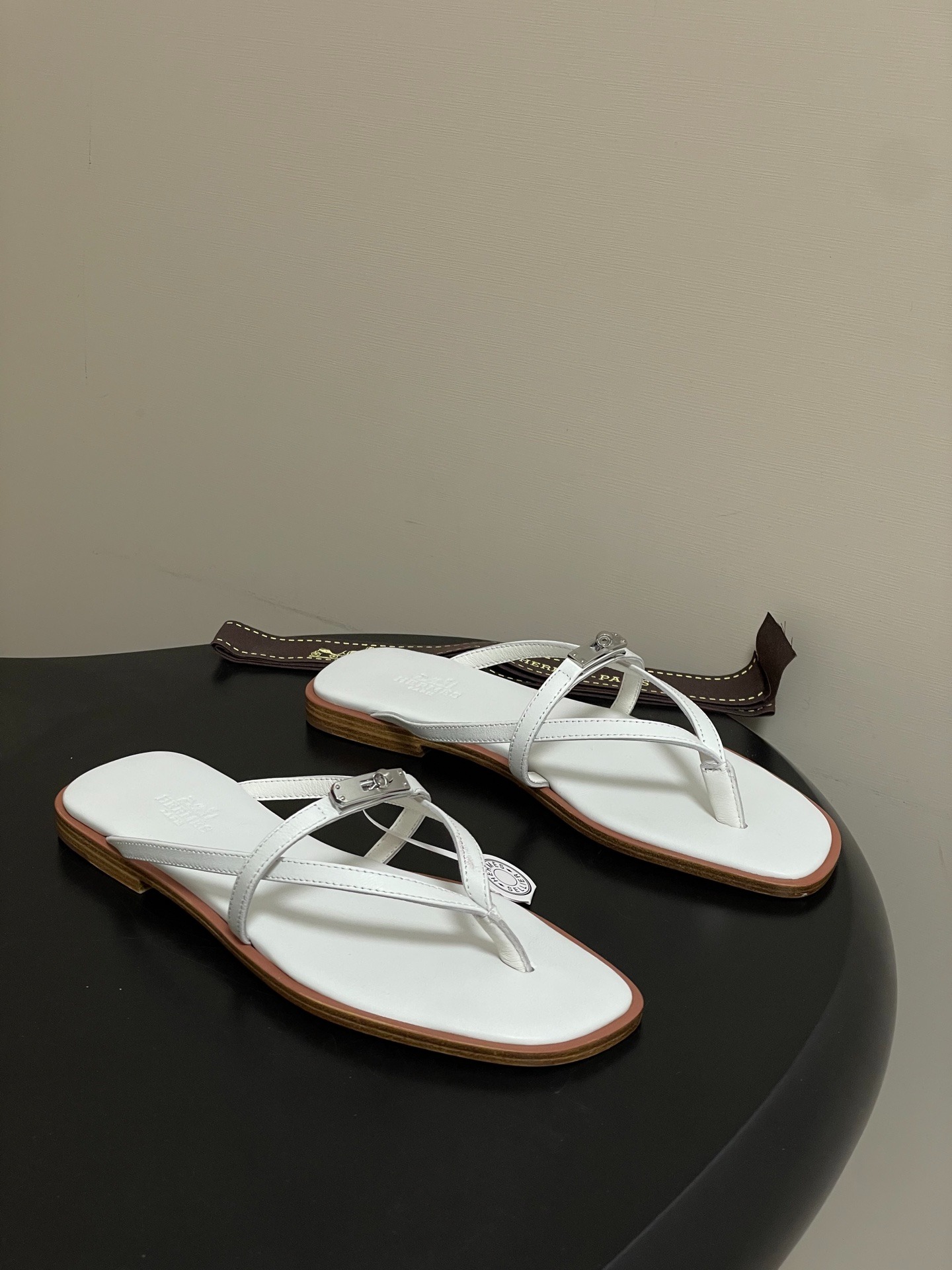 에르메스 클래식 켈리 조리 슬리퍼