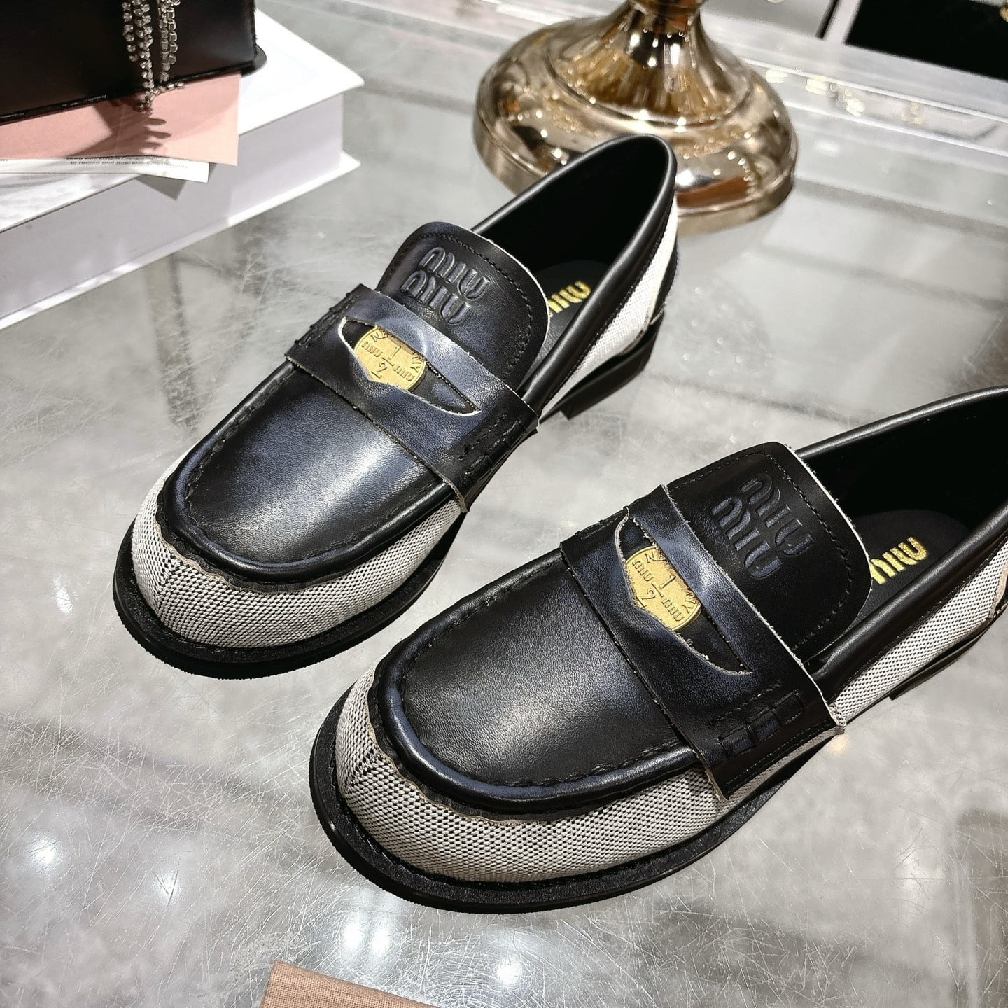 미우미우 신상 로퍼