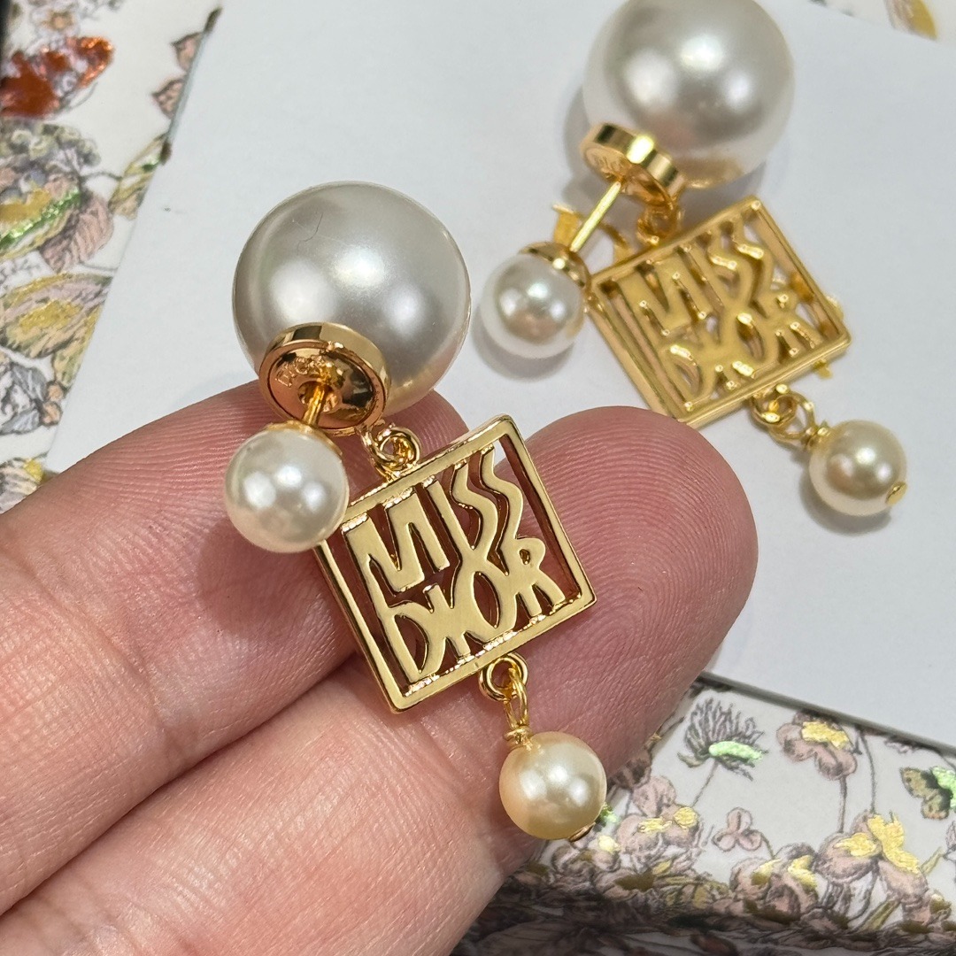 디올 미스 진주 귀걸이