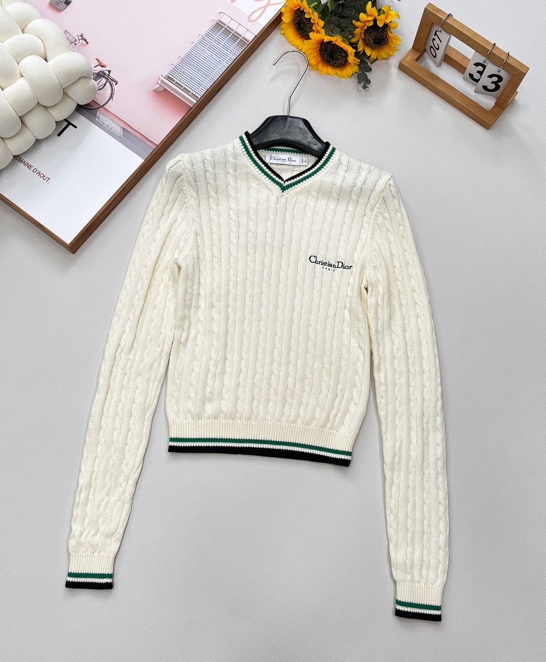 디올 신상 꽈배기 니트