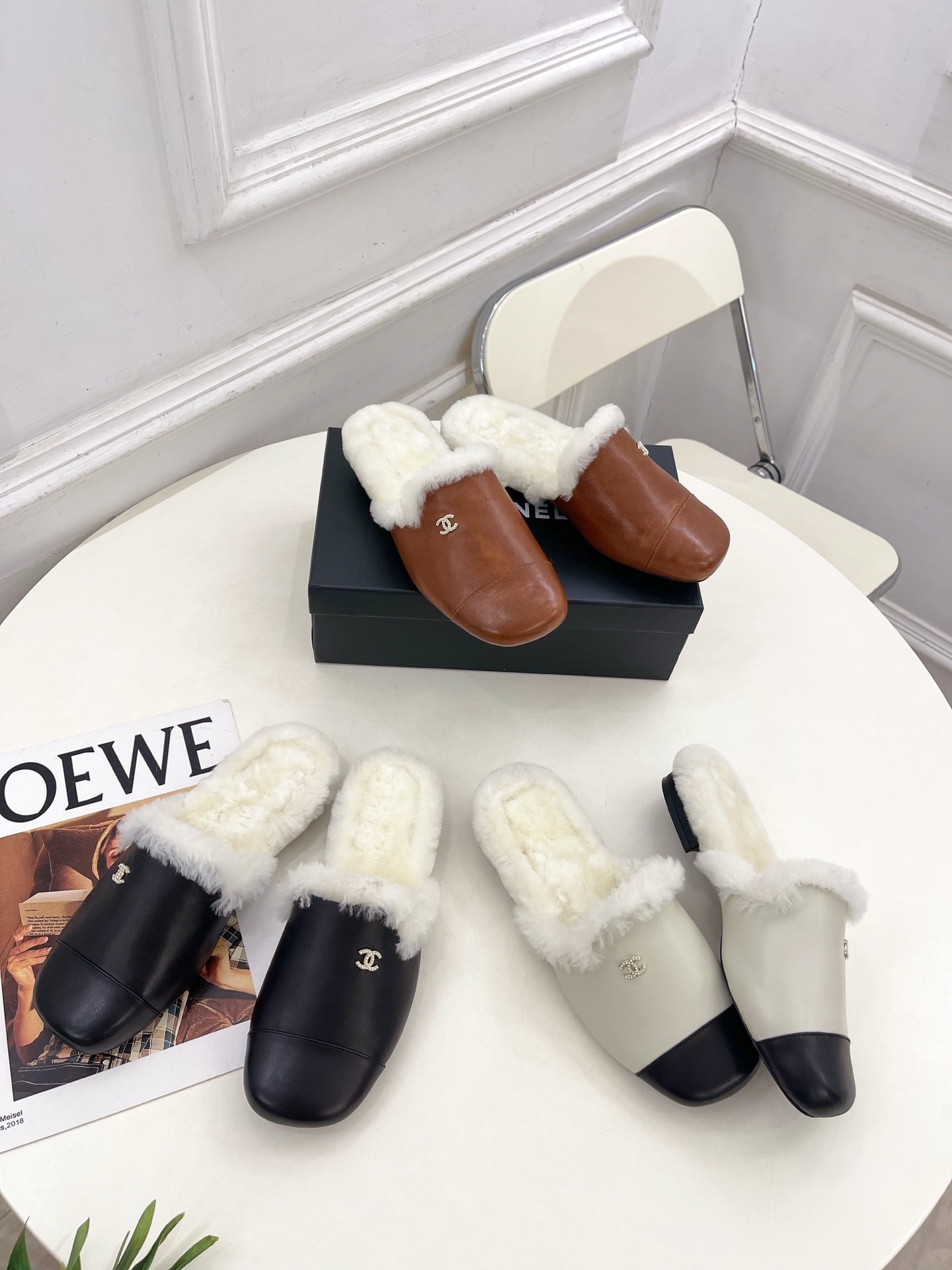 샤넬 25 신상 클래식 퍼 세미슬리퍼