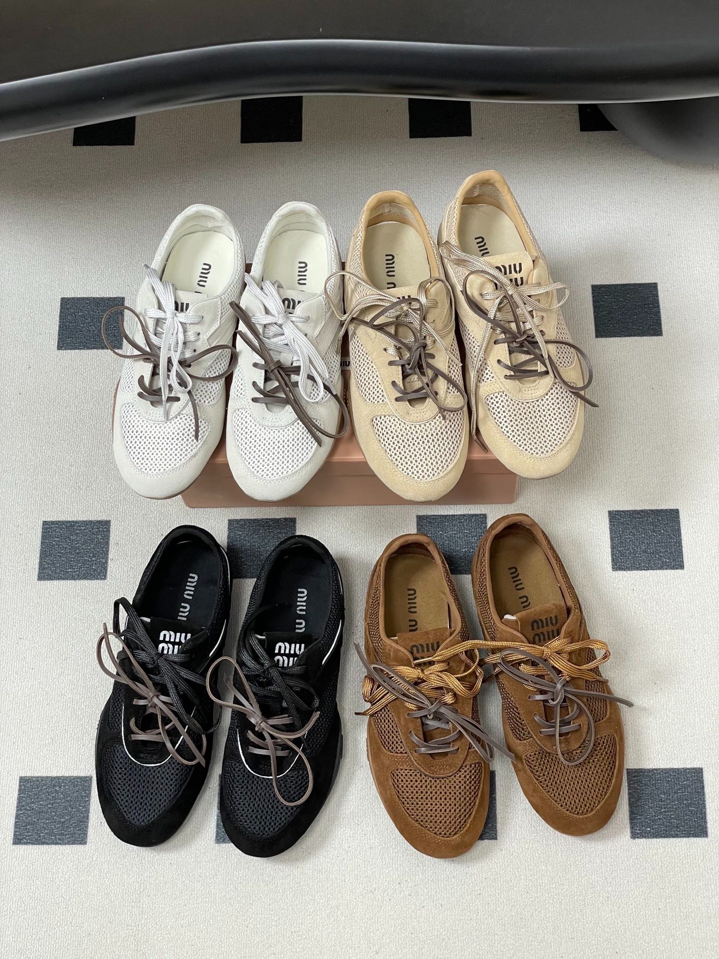 미우미우 26ss 신상 스트랩 메쉬 스니커즈