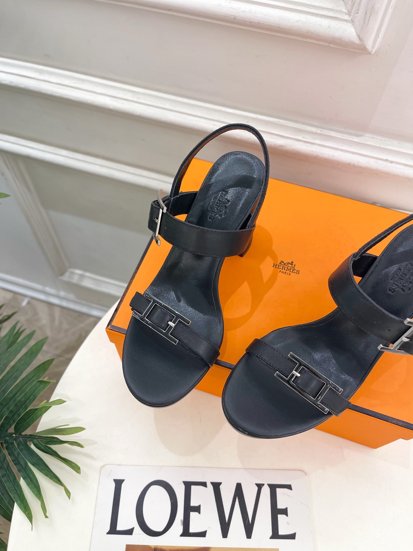 에르메스 26 봄 신상 클래식 샌들