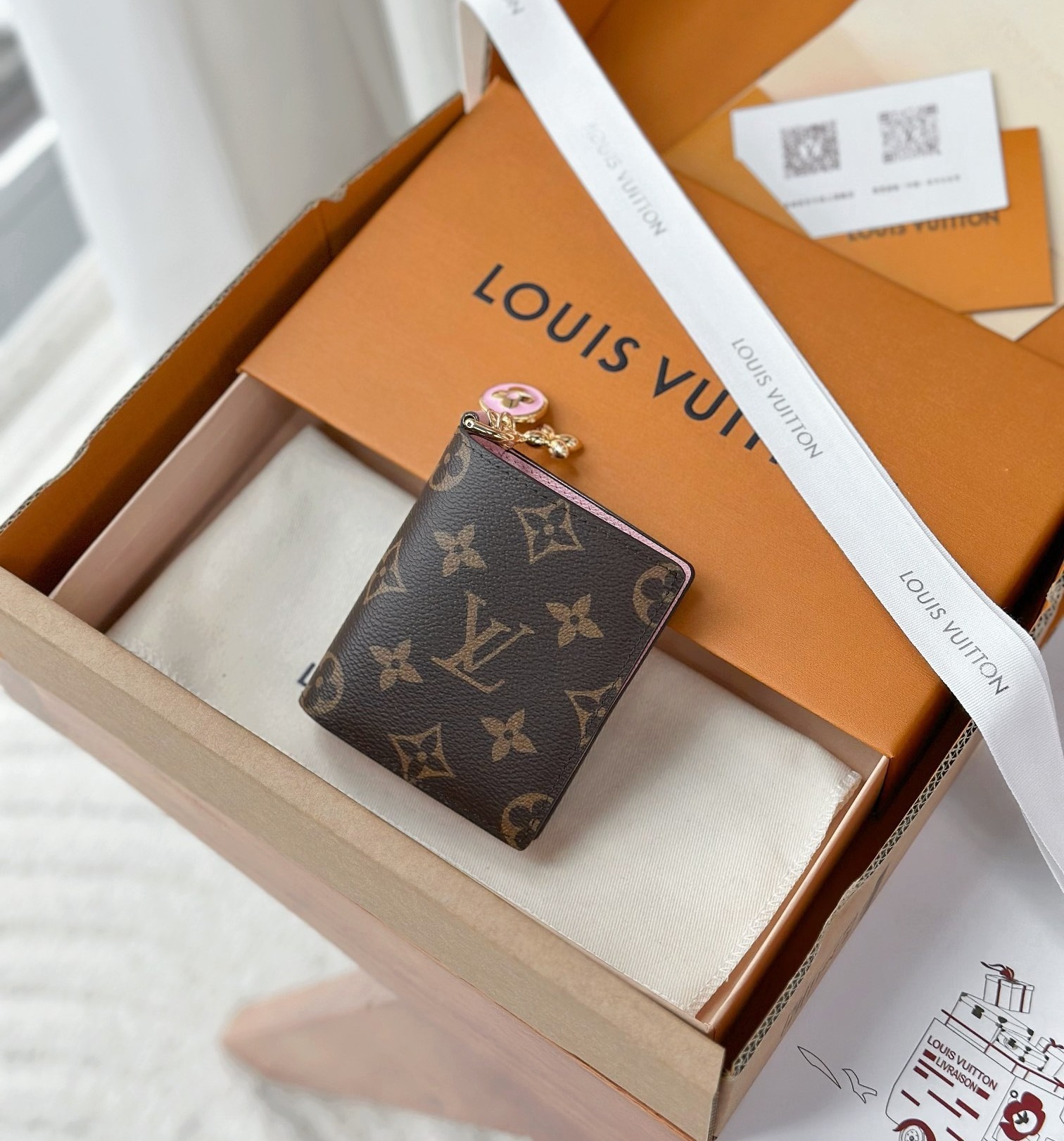 루이비통 리사 윌릿 모노그램 지갑