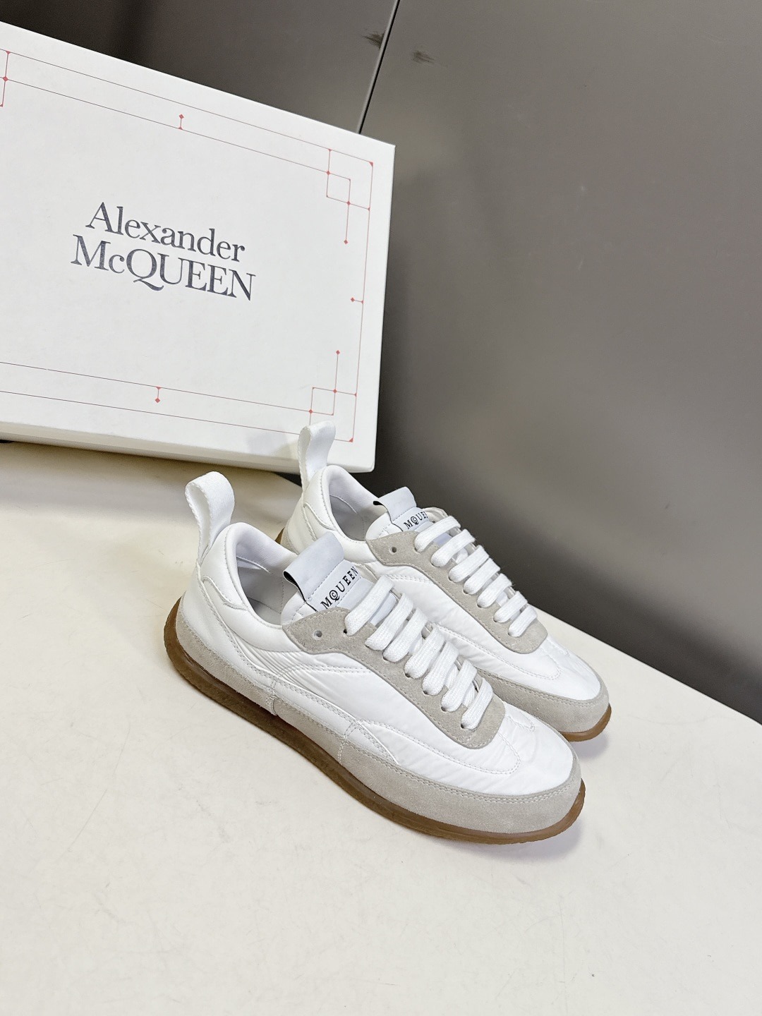 알로산더맥퀸 ec1 스니커즈