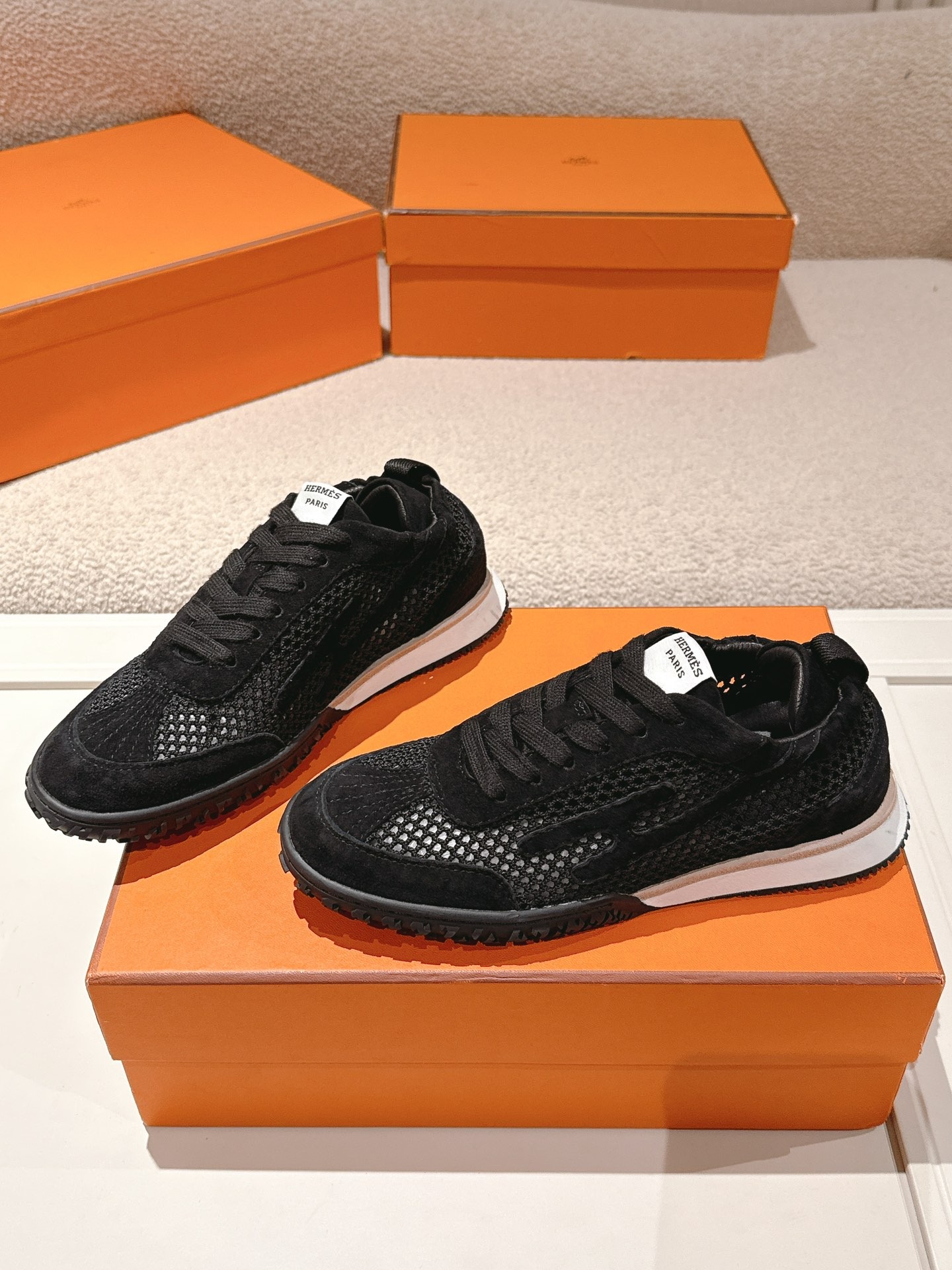 에르메스 스웨이드 스니커즈