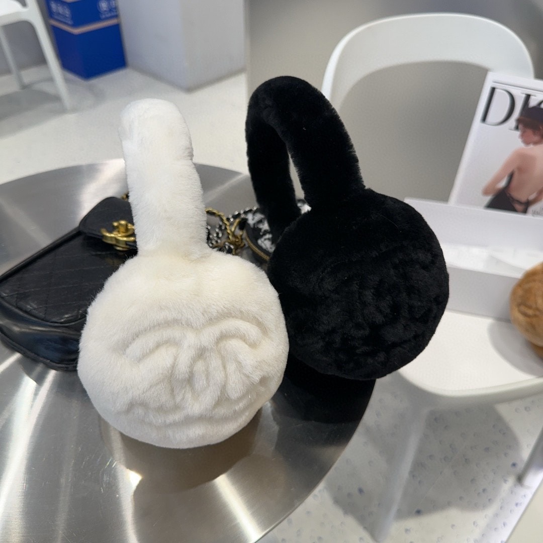 샤넬 시어링 램스킨 귀마개