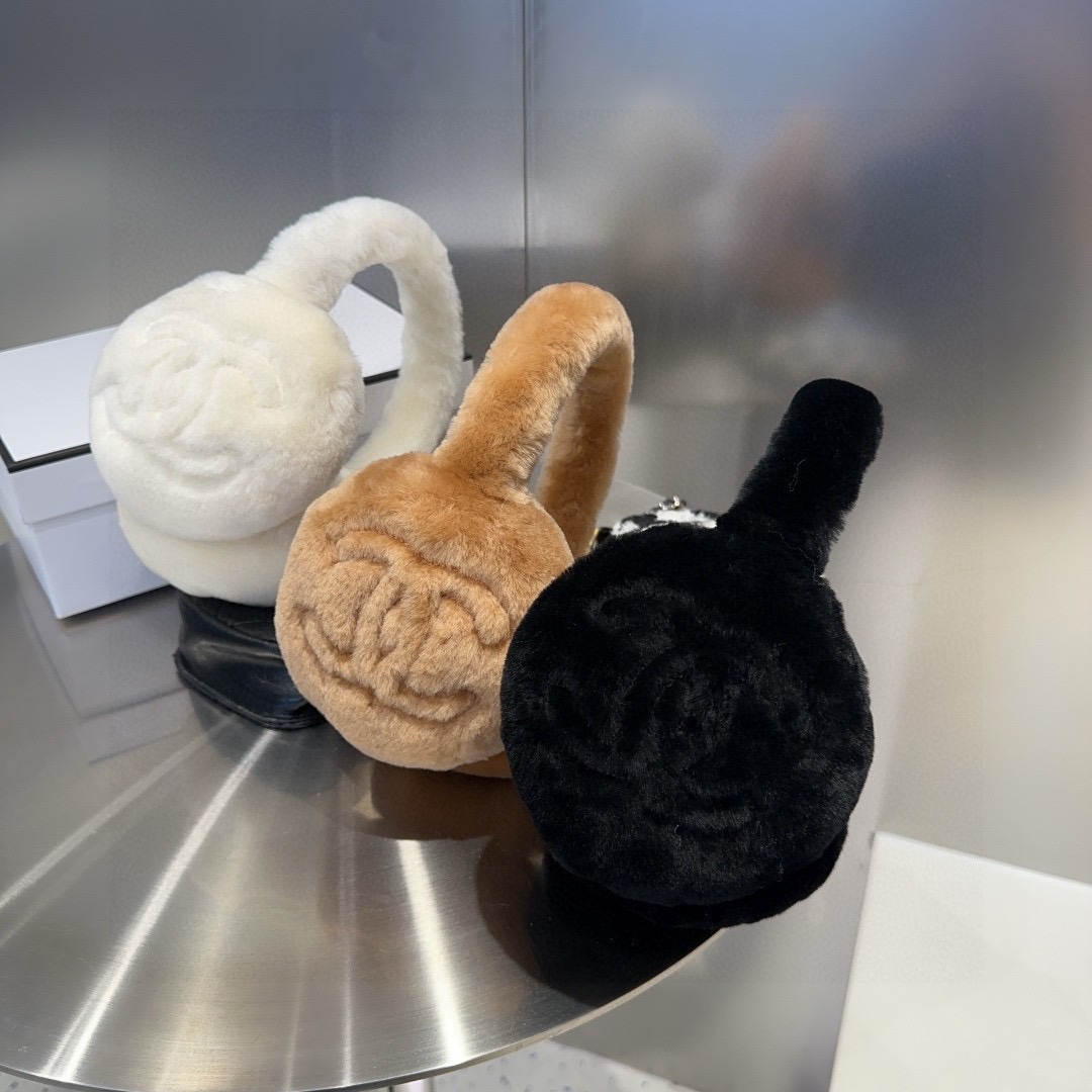 샤넬 시어링 램스킨 귀마개