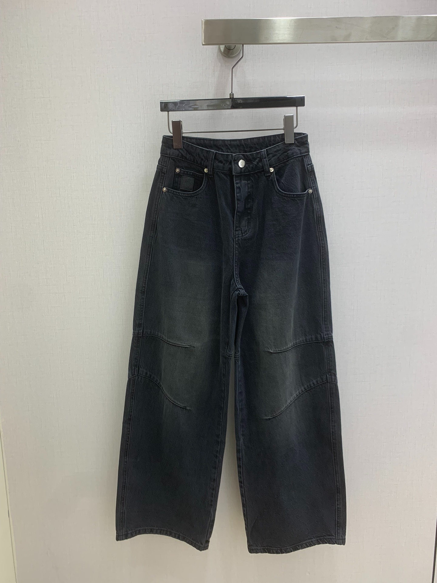 로에베 26 신상 패치 자수 청바지