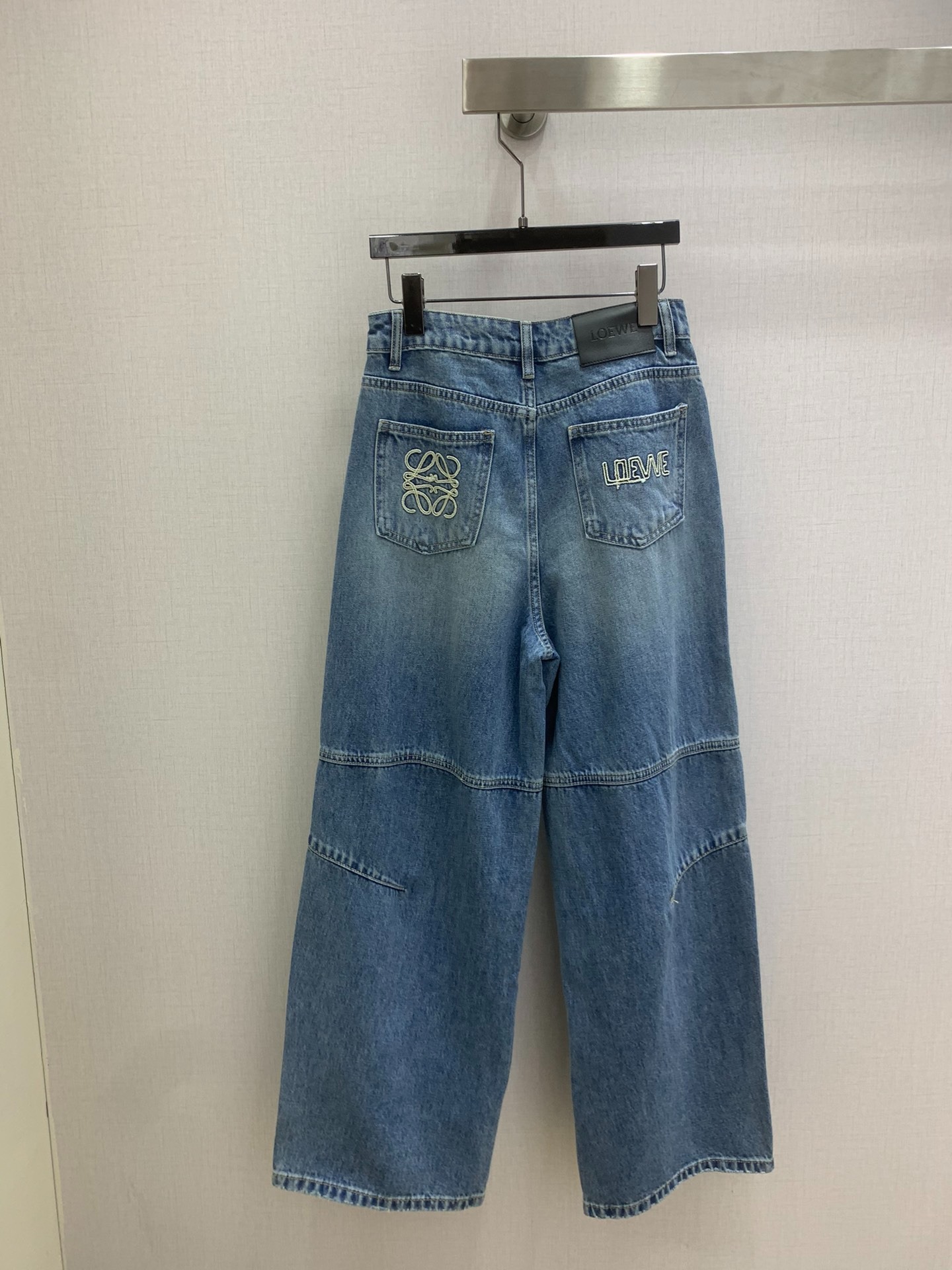 로에베 26 신상 패치 자수 청바지