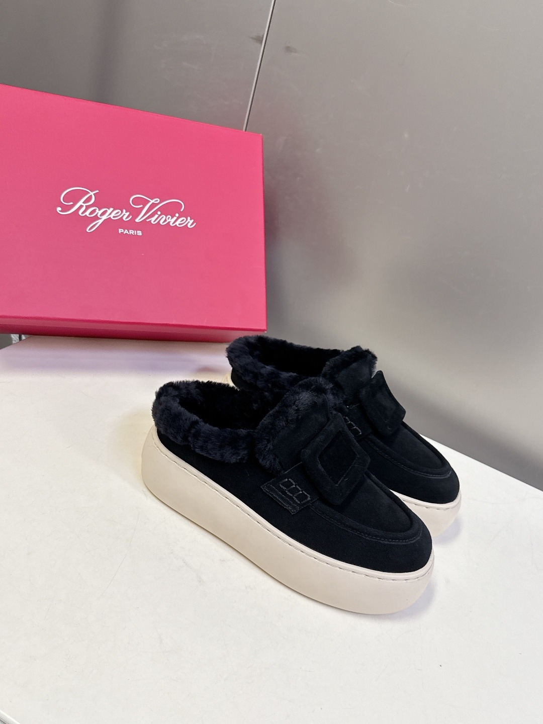 로저비비에 신상 벨크로 통굽 털부츠