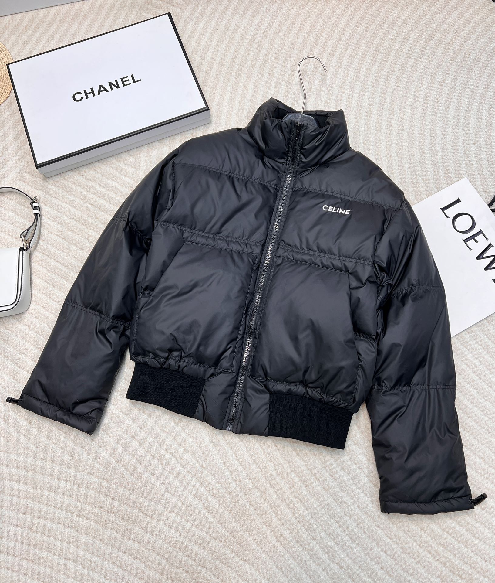 셀린느 신상 블랙 패딩 점퍼