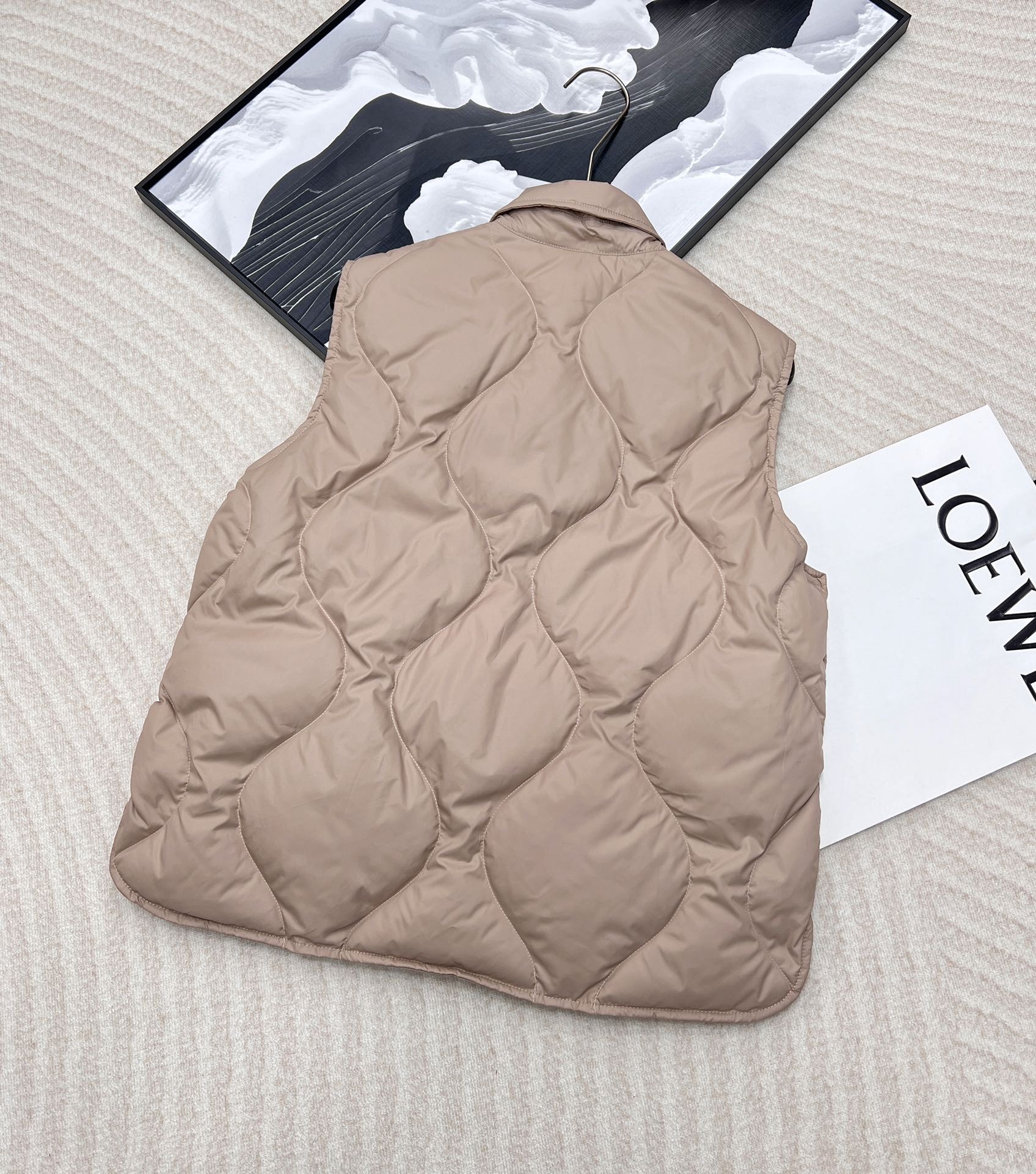 미우미우 신상 터틀넥 패딩 베스트