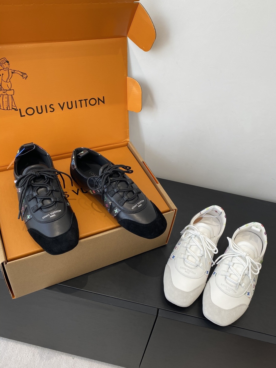 루이비통 커플 스니커즈
