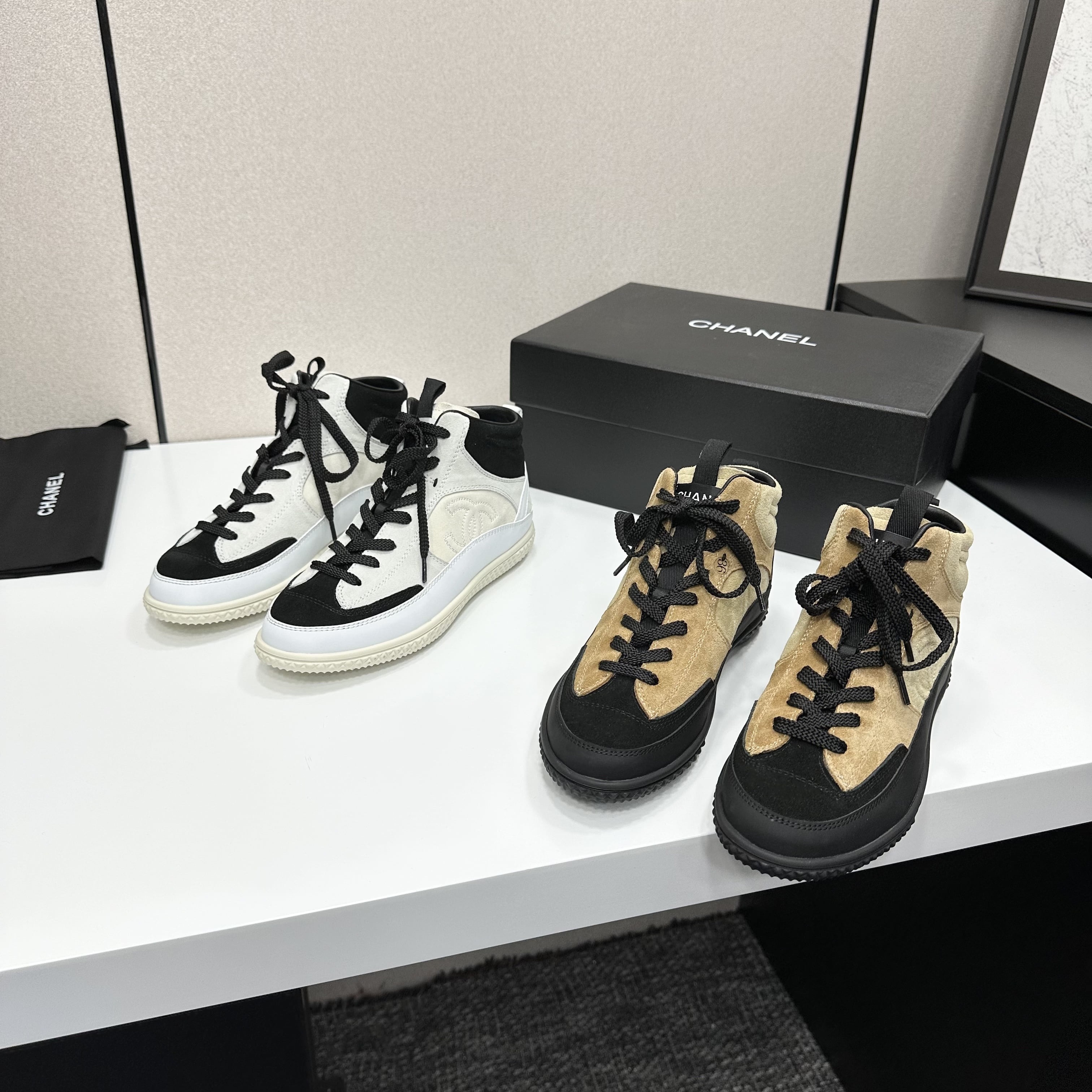 샤넬 25 신상 스니커즈