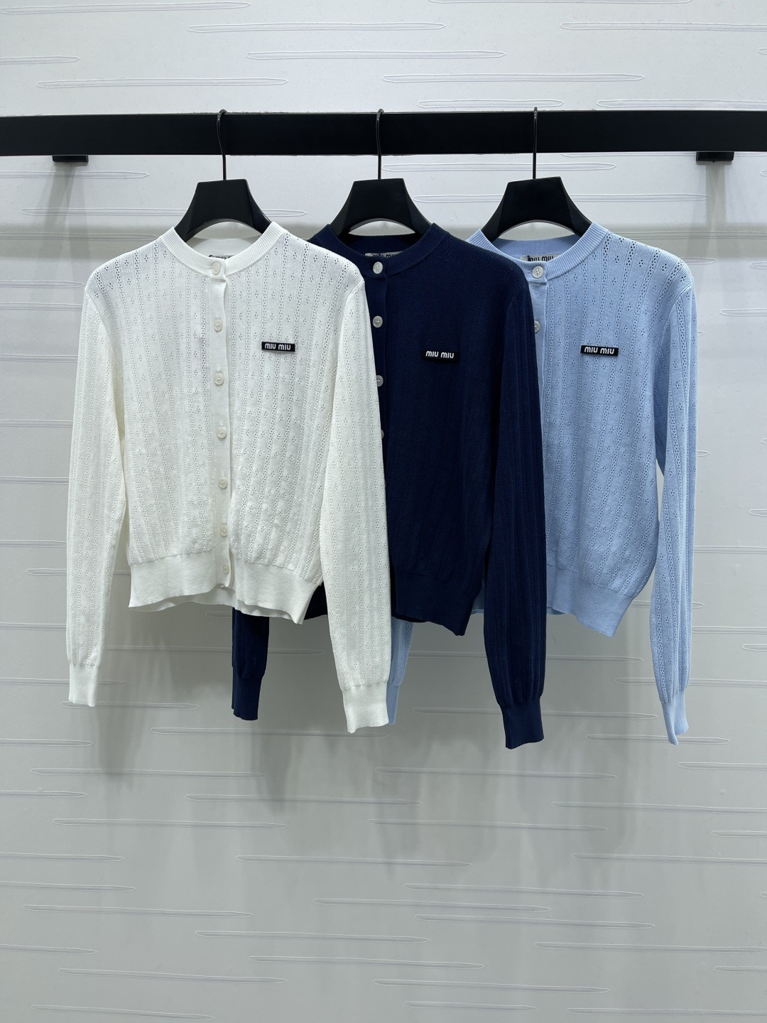 미우미우 26 라운드 니트 카디건