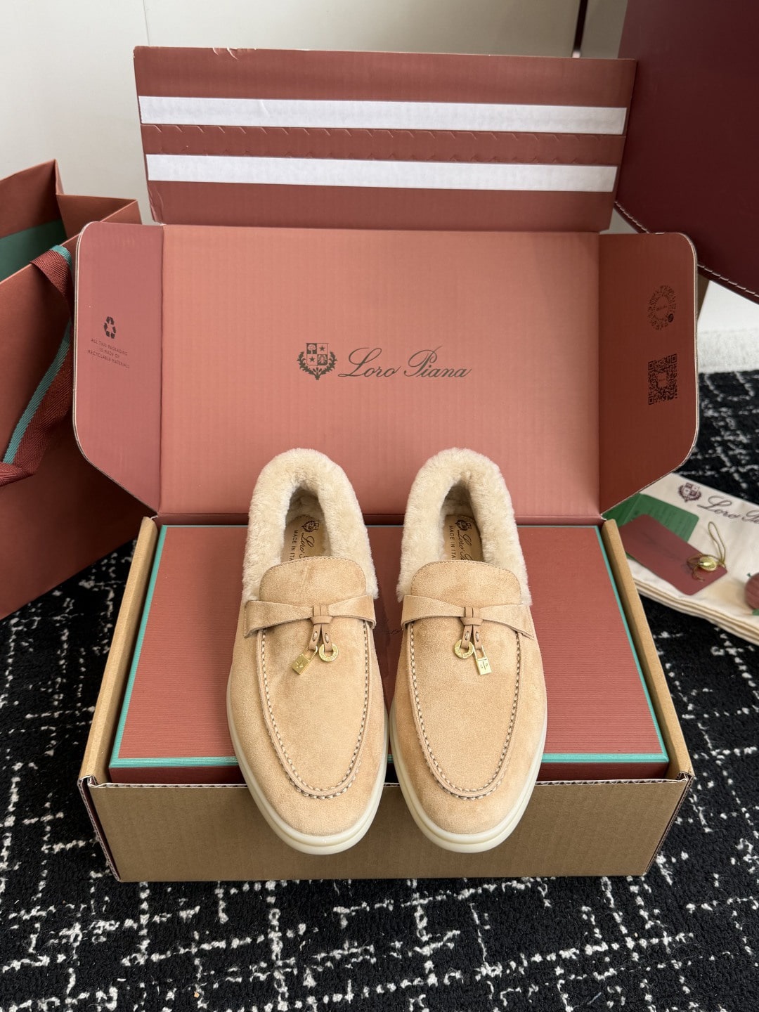 로로피아나 썸머 참스 시어링 로퍼