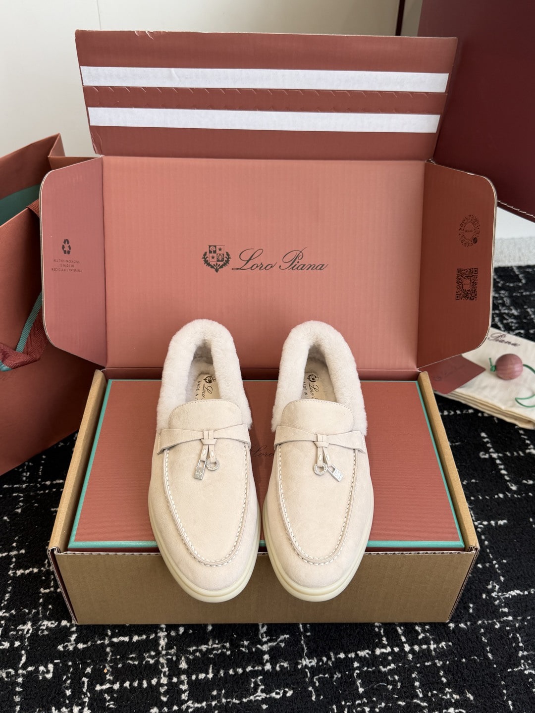 로로피아나 썸머 참스 시어링 로퍼