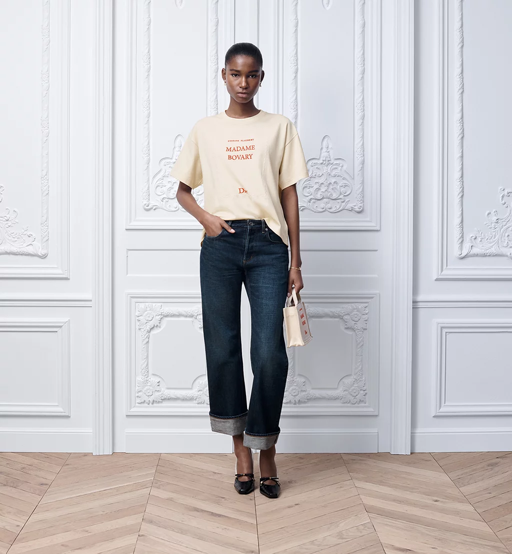 디올 북 커버 오버사이즈 크롭 티셔츠