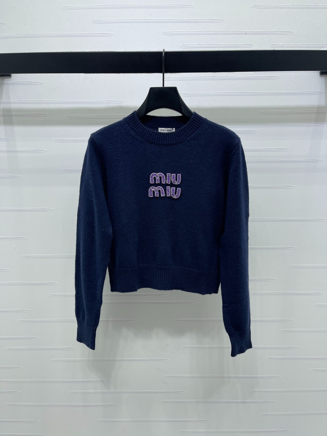 미우미우 25 신상 큐빅 풀오버 스웨터