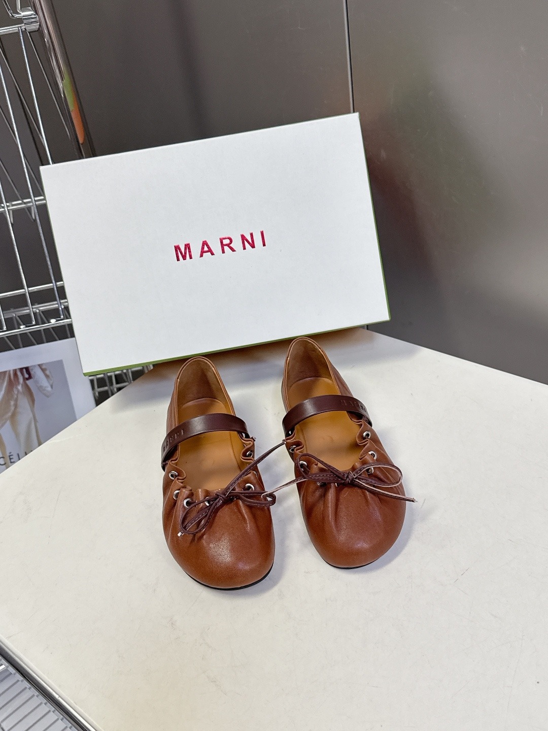 마르니 스트랩 레더 발레리나 플랫 슈즈