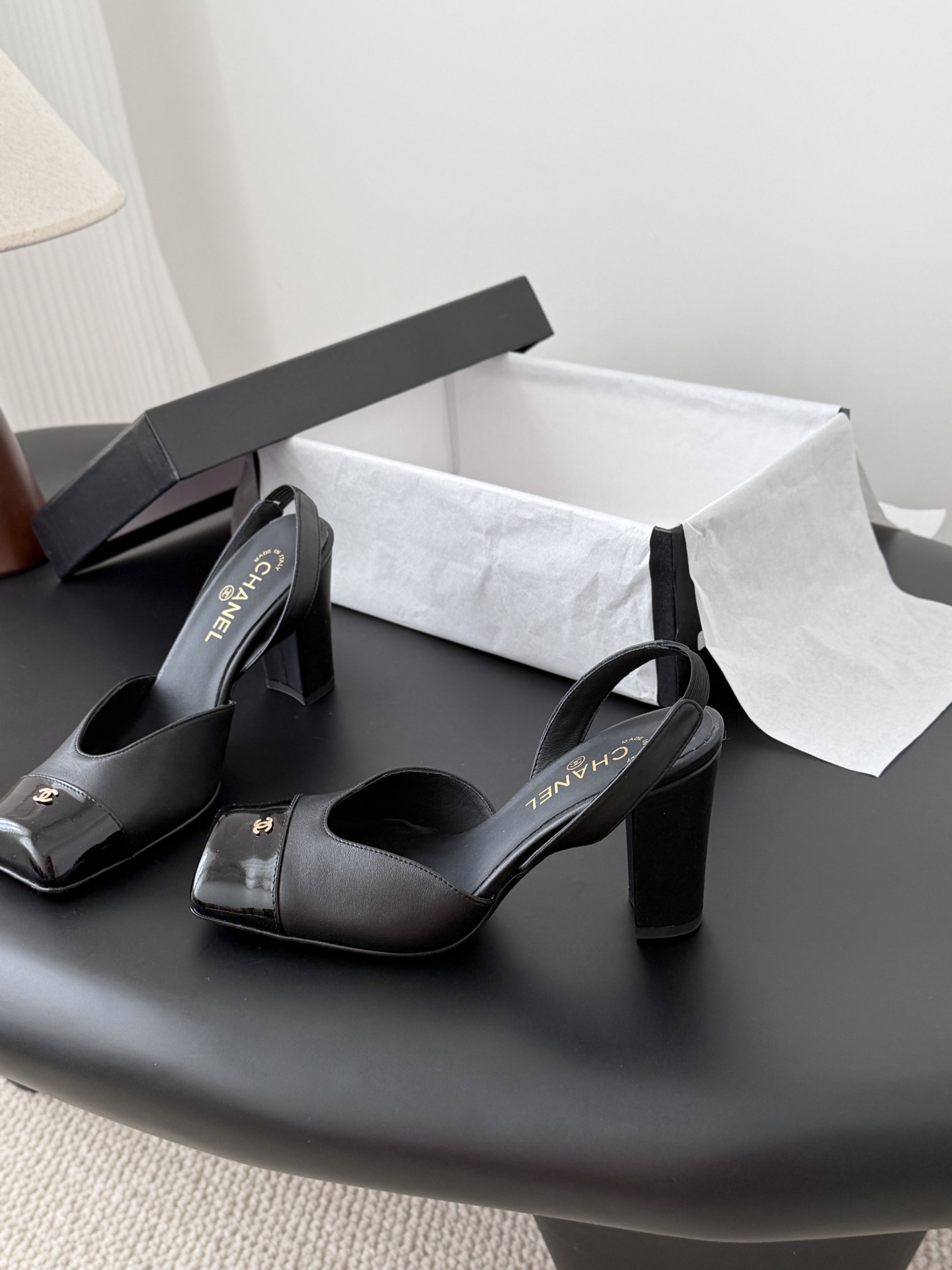 샤넬 25K 버클 플랫