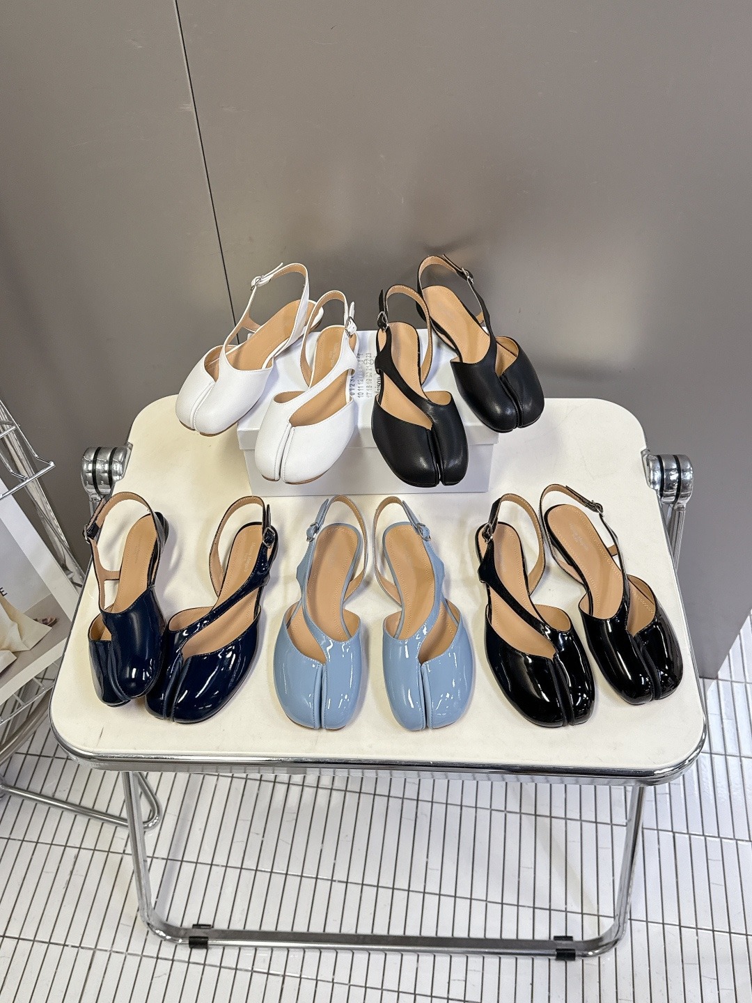 메종마르지엘라 메리제인 토 슈즈