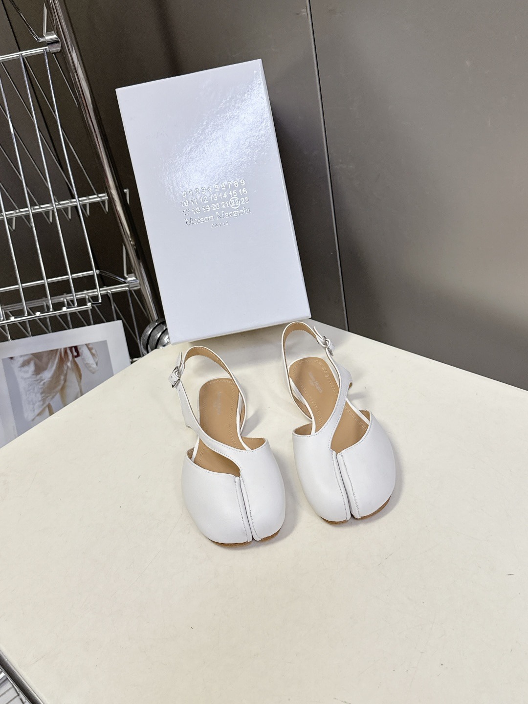 메종마르지엘라 메리제인 토 슈즈