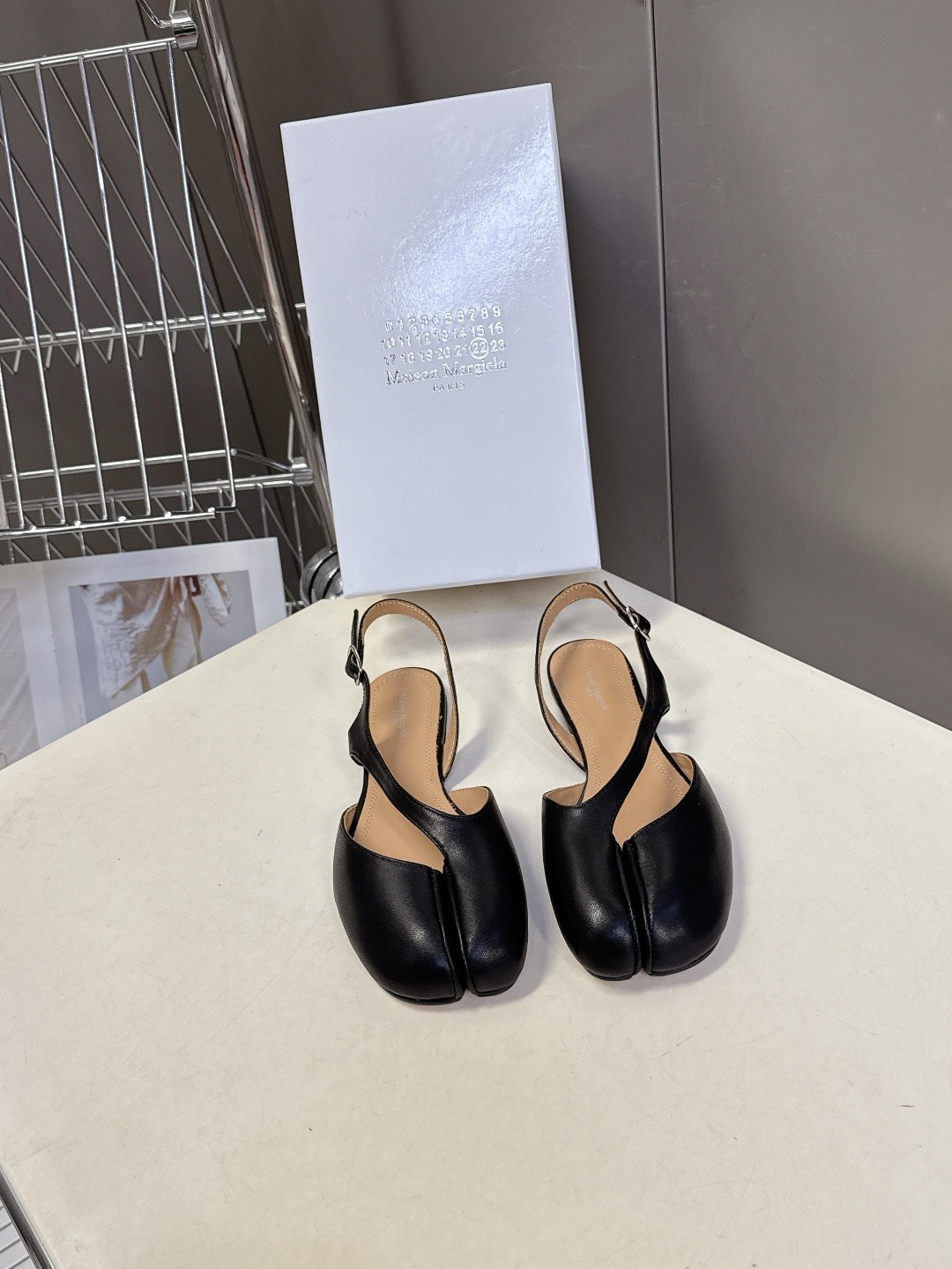 메종마르지엘라 메리제인 토 슈즈