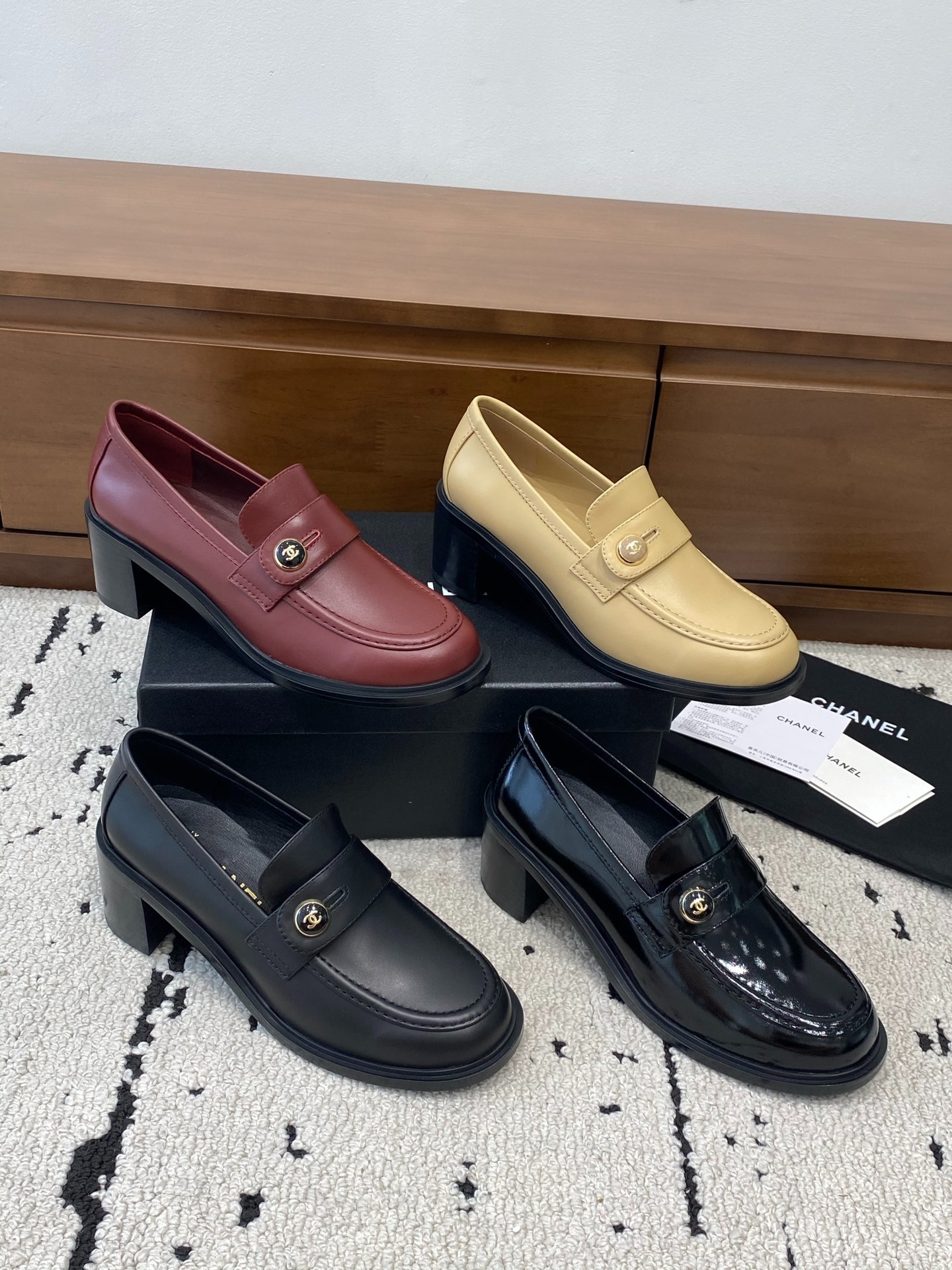 샤넬 25 신상 더블 c버클 로퍼 통굽