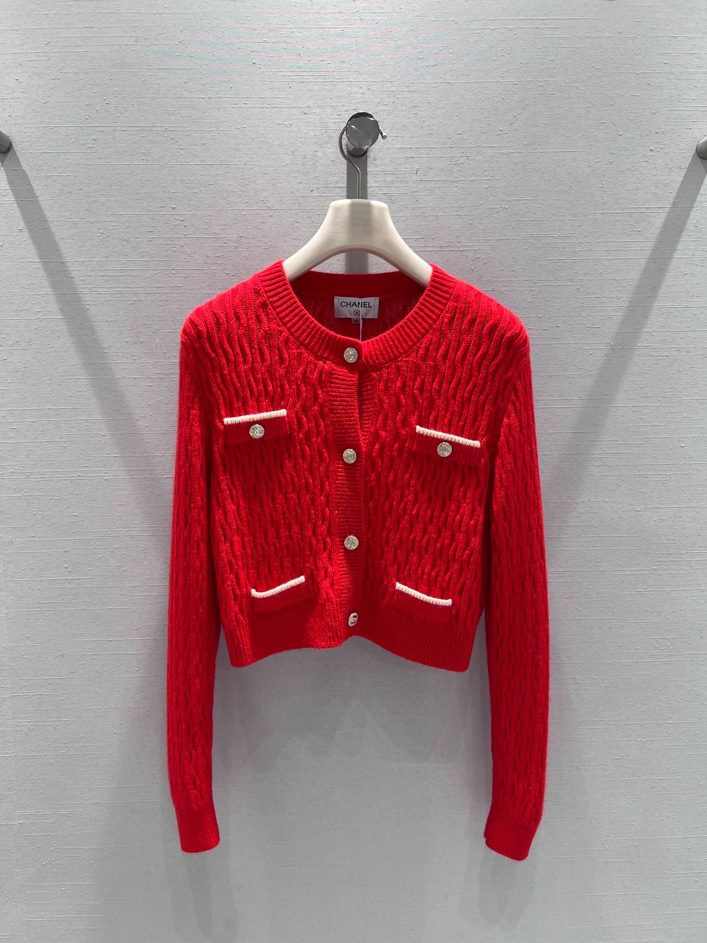 샤넬 26SS 신상 한정판 레드 가디건