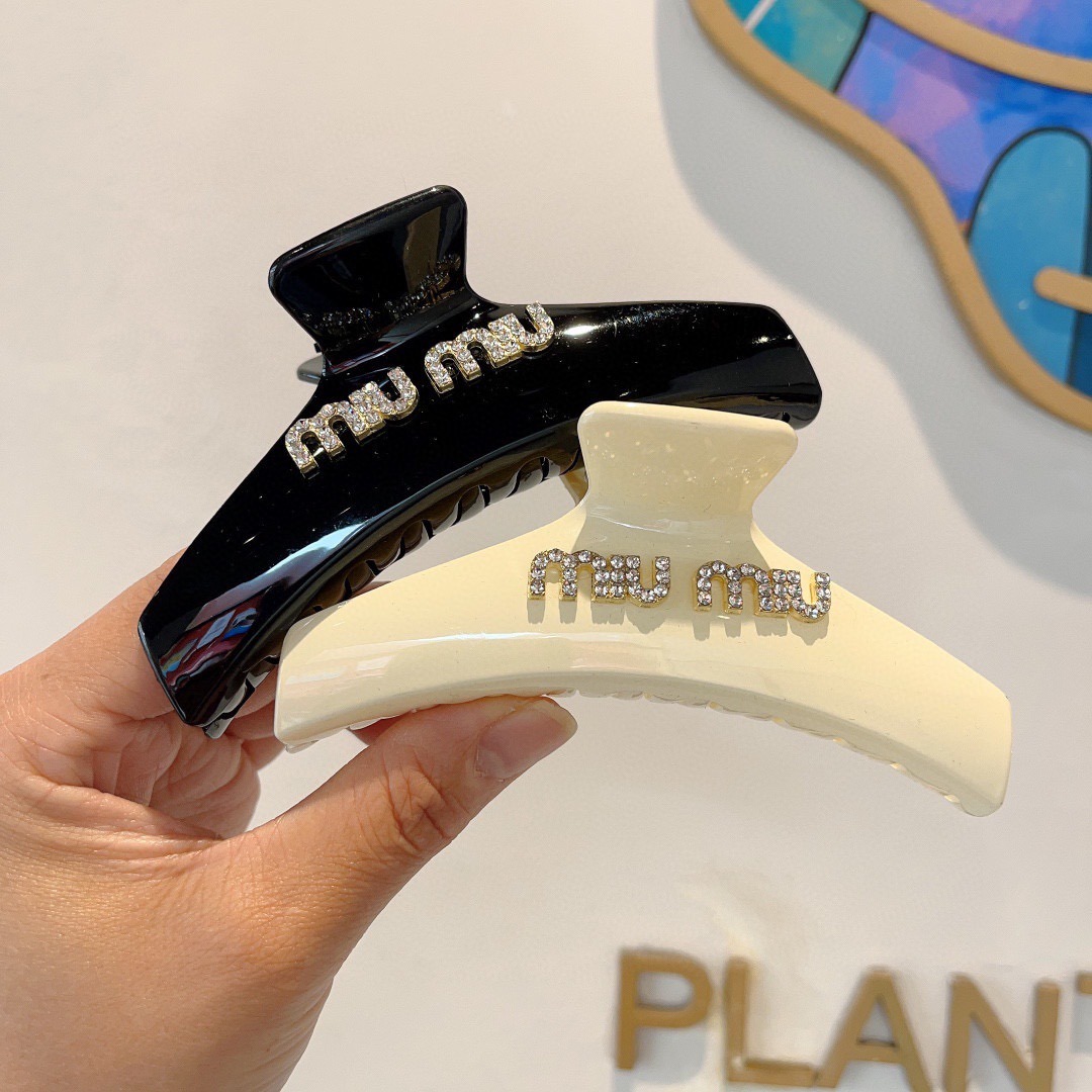 미우미우 큐빅 헤어 클립