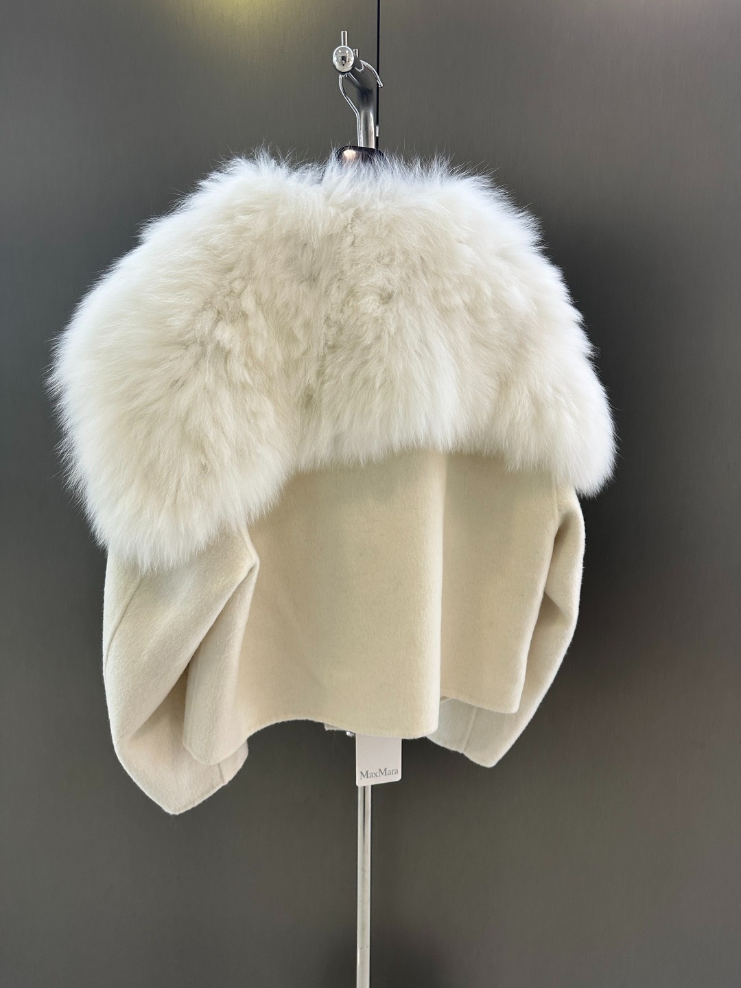 막스마라 신상 화이트폭스 울 코트