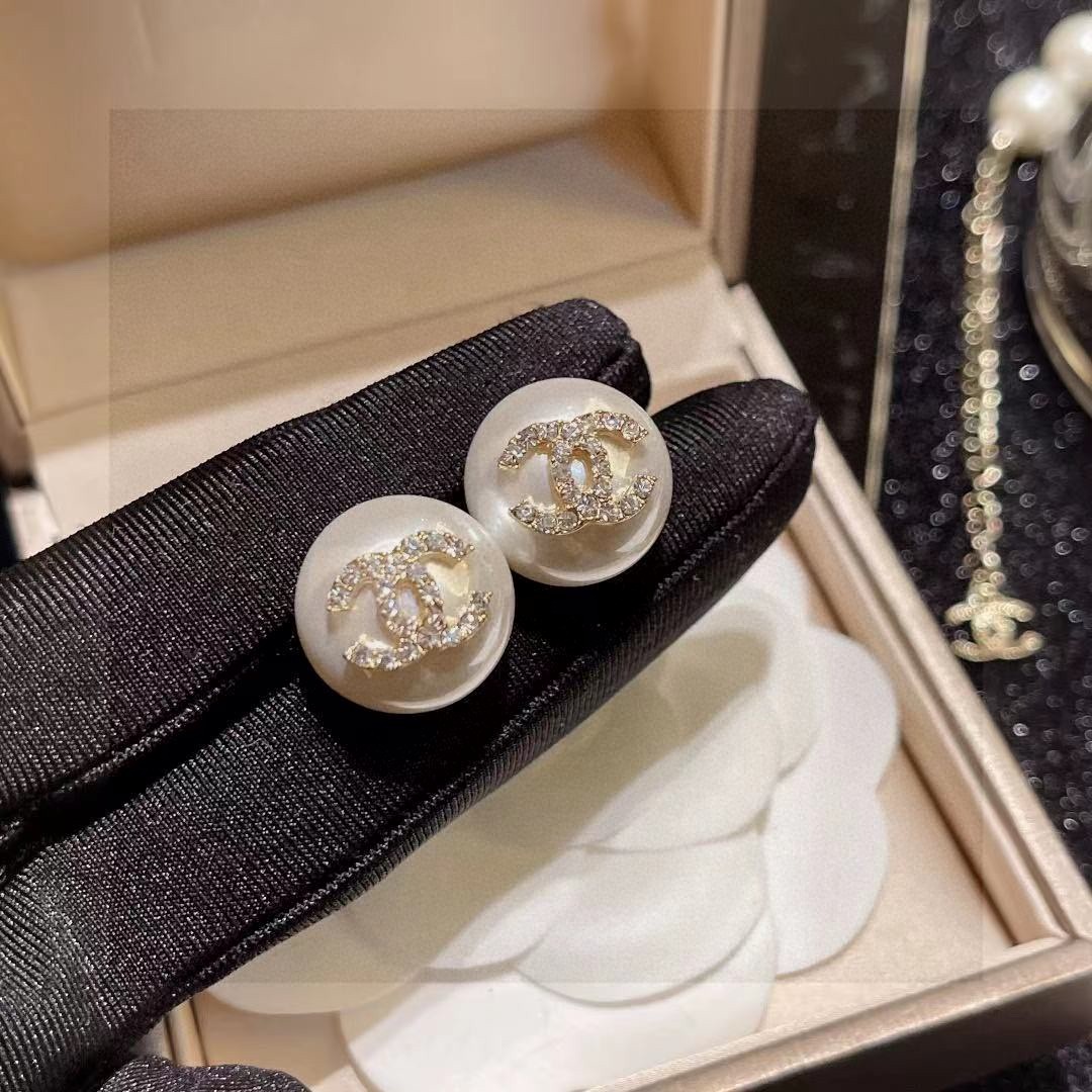 샤넬 큐빅 진주 귀걸이