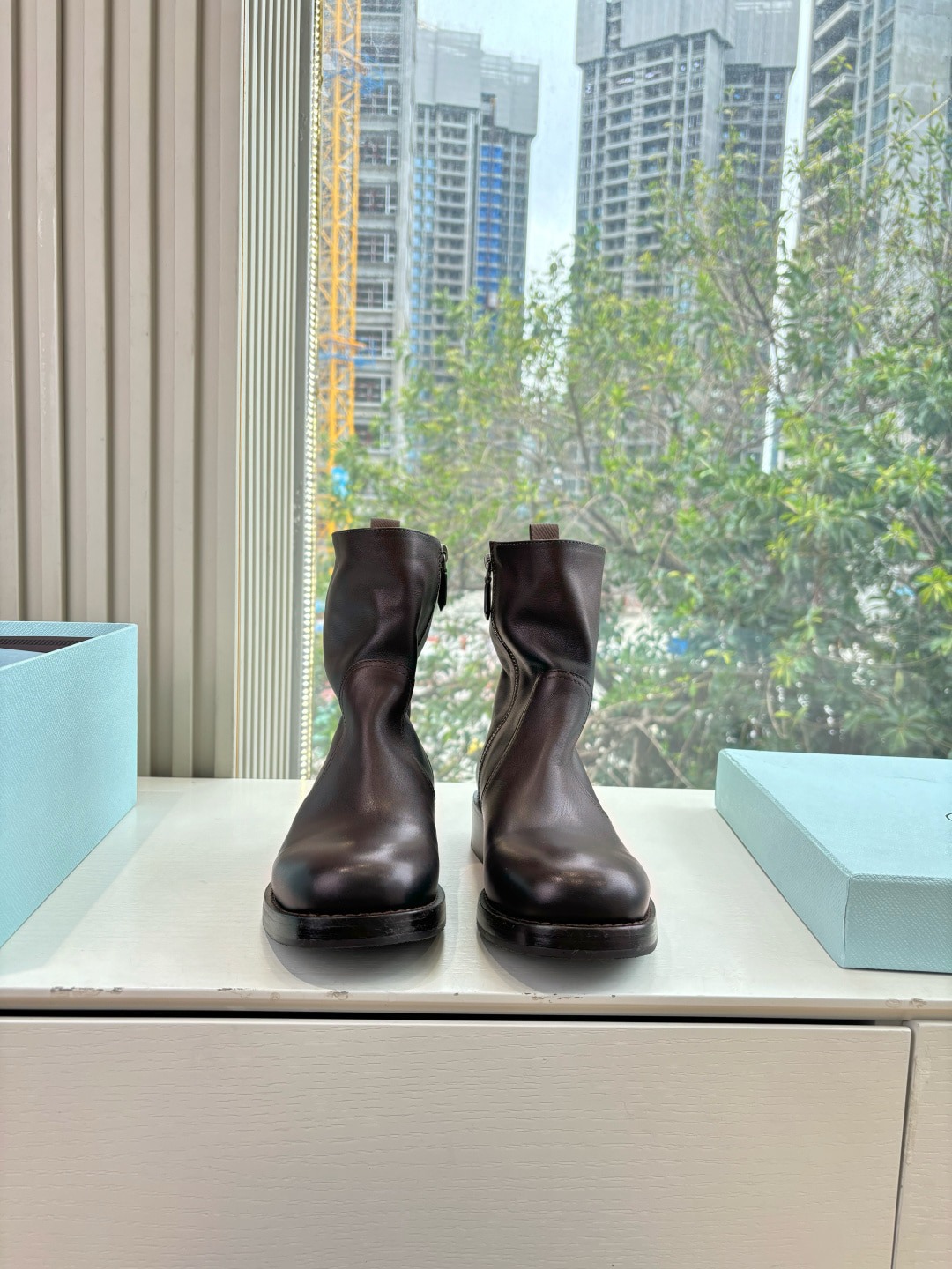 프라다 25 신상 첼시 슈즈 부츠