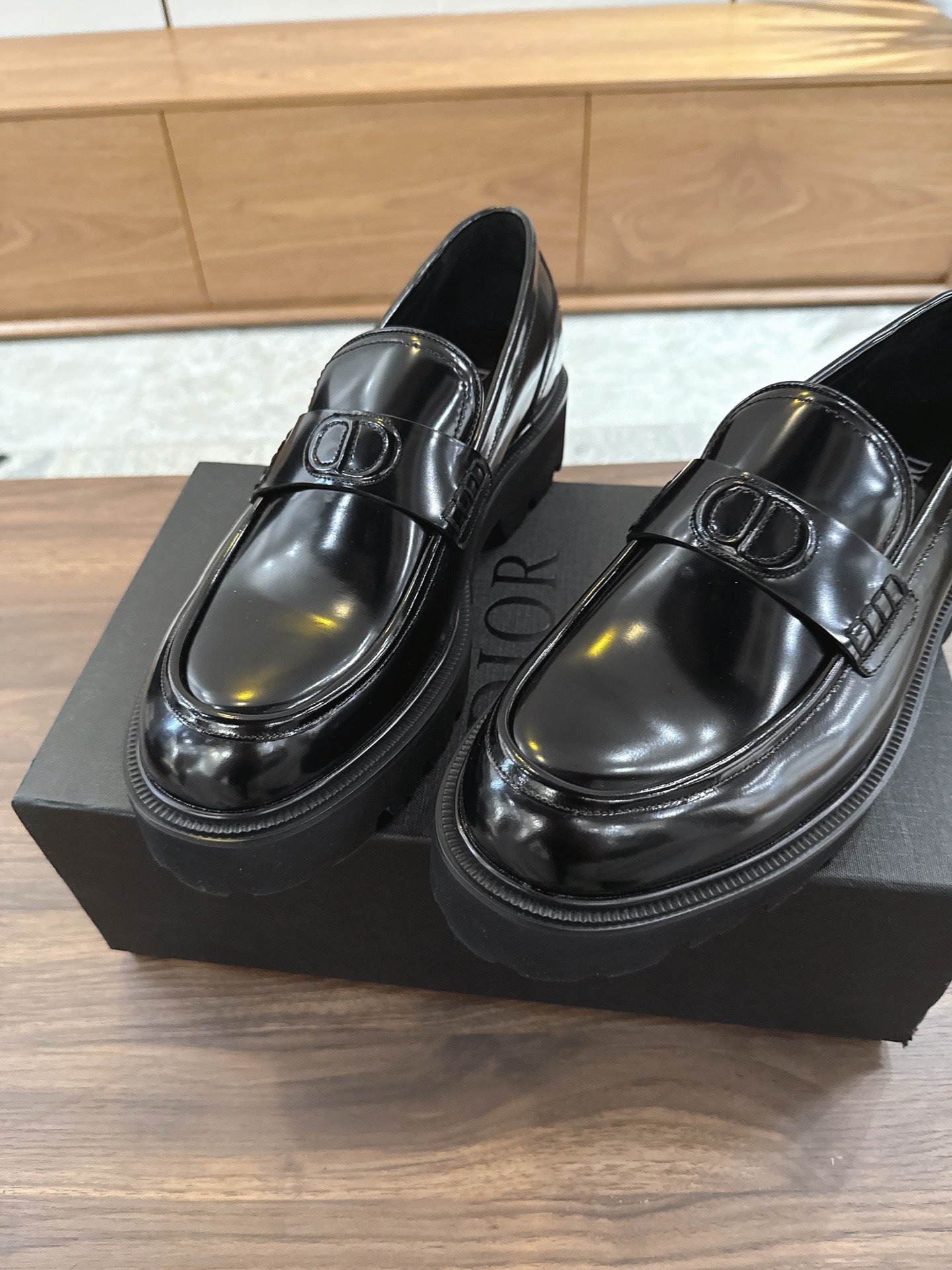 디올 남성 부티크 캐주얼 로퍼