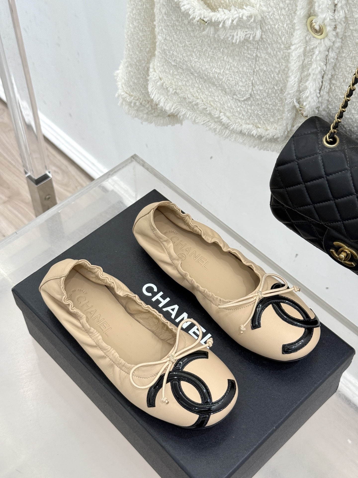 샤넬 클래식 퀼팅리본 발레슈즈