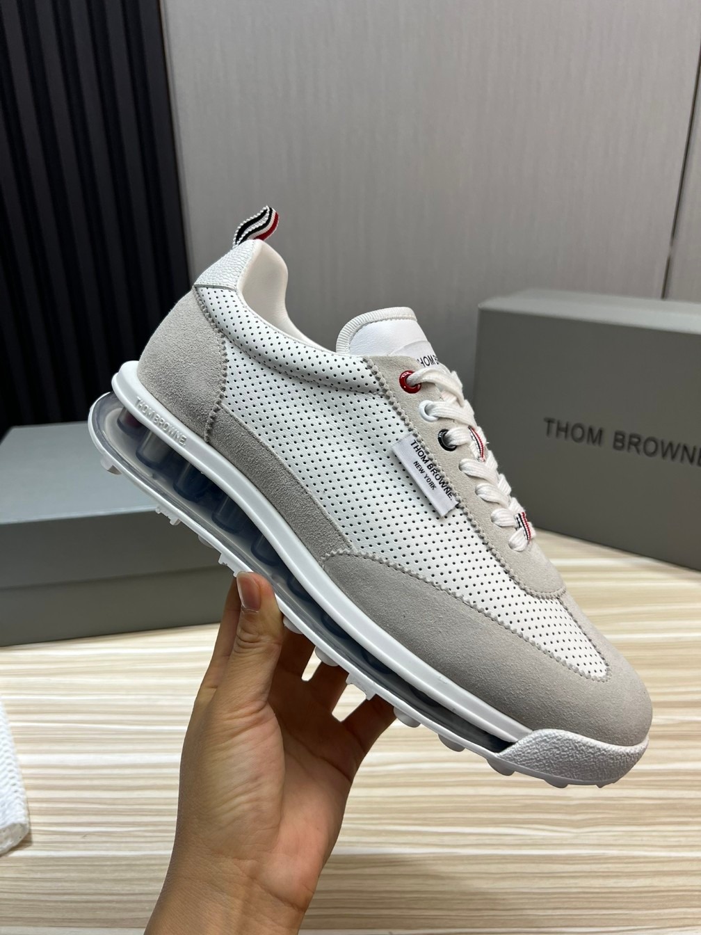 톰브라운 테크러너 에어