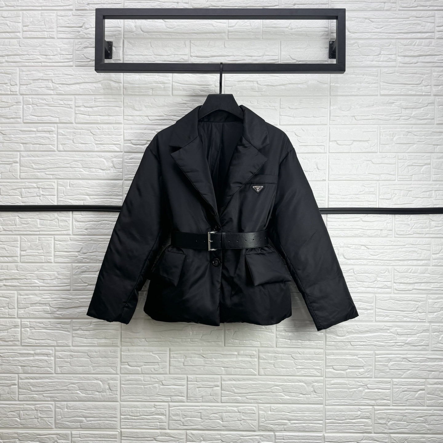 프라다 블랙 리나일론 벨티드 다운 재킷