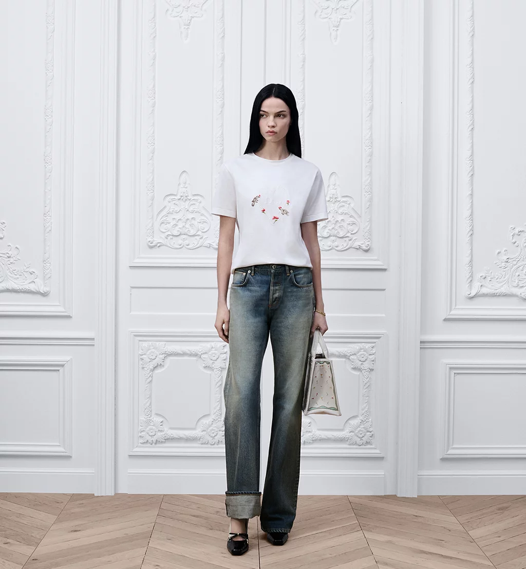 디올 아무르 피티드 티셔츠