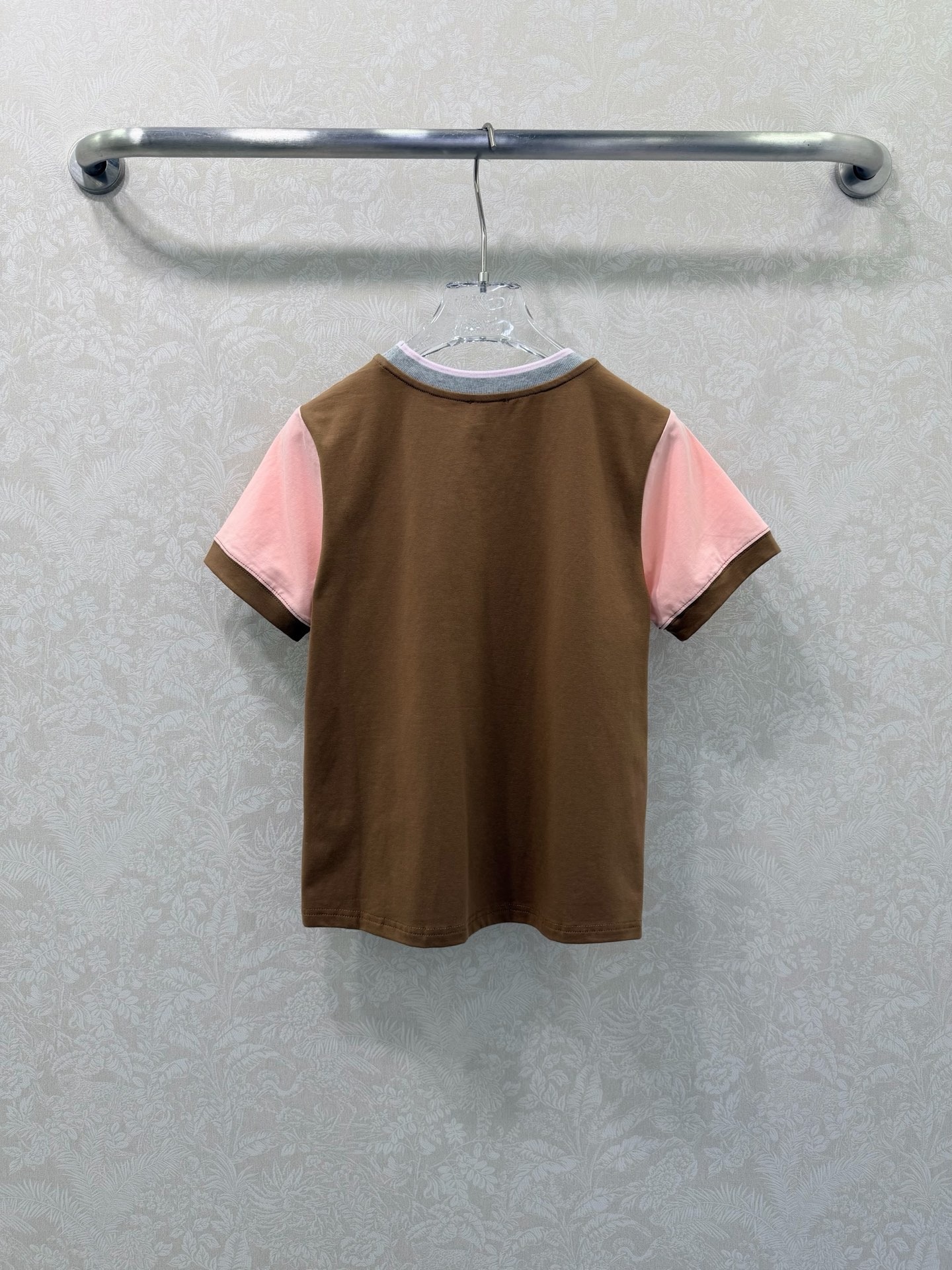 로에베 신상 스판 반팔티