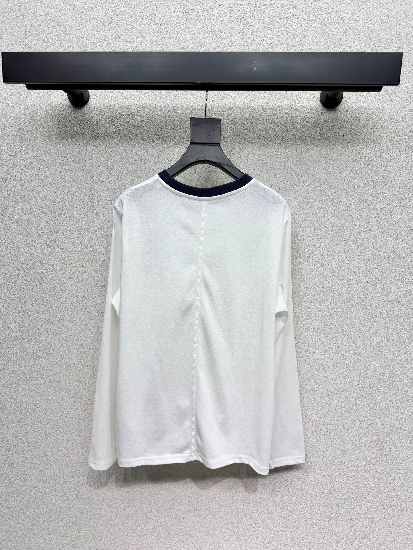 프라다 삼각로고 루즈핏 상의