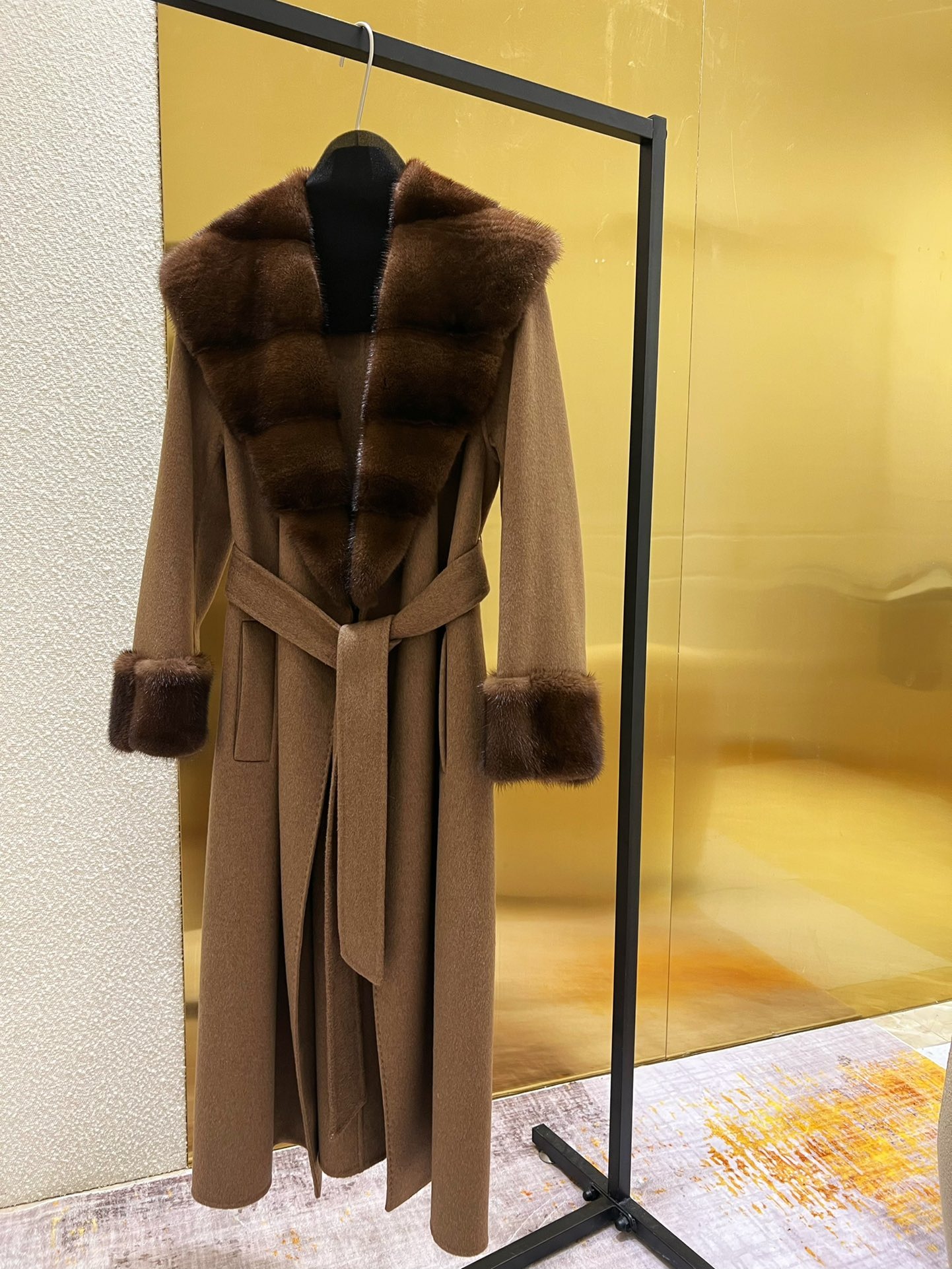 로로피아나 클래식 밍크 숄카라 캐시미어 코트