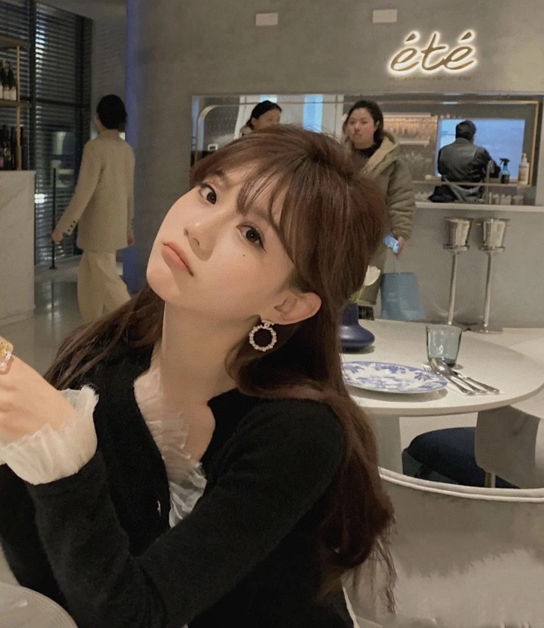 샤넬 최신 큐빅 진주 링 이니셜 이어링