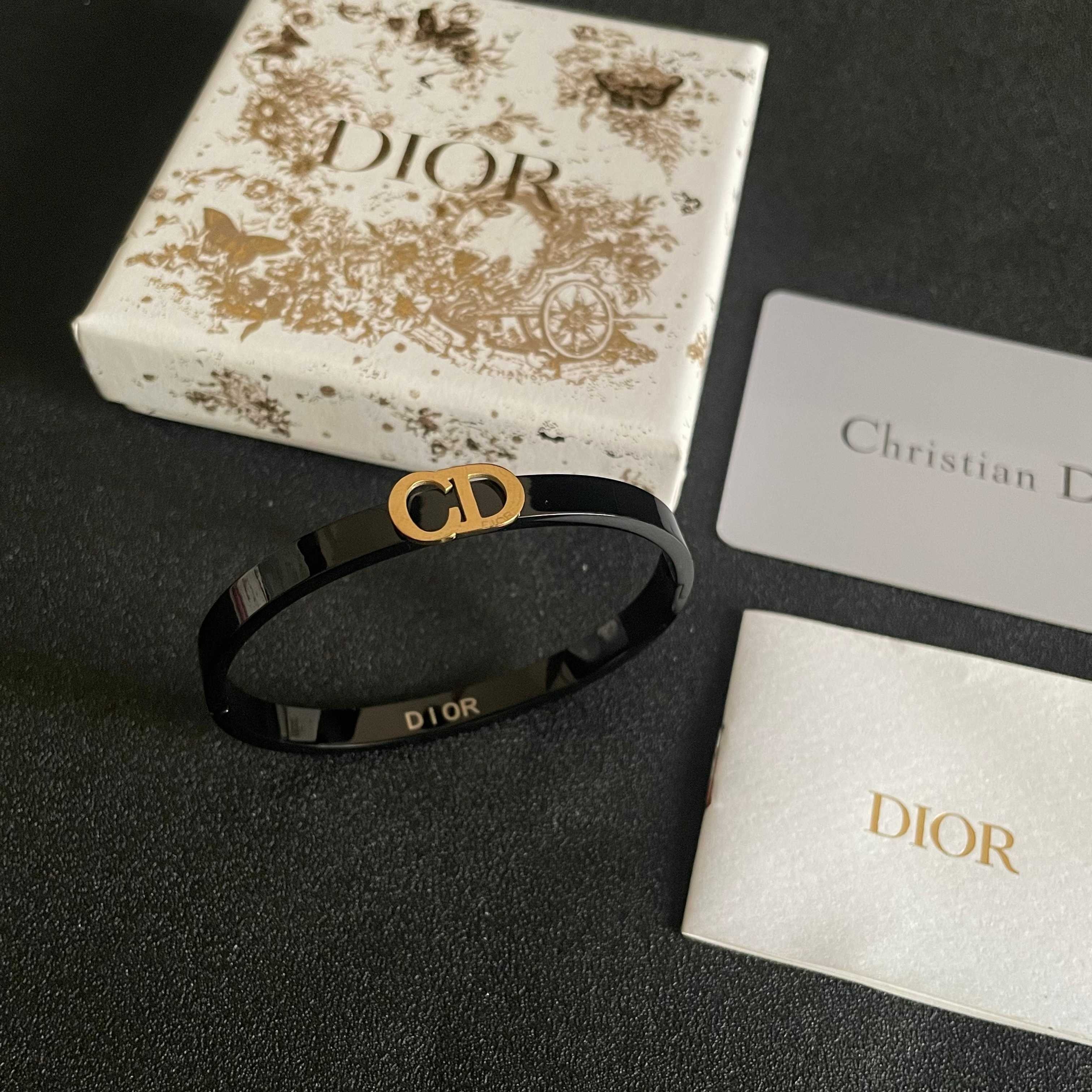 디올 신상 디오르 카본 블랙 팔찌